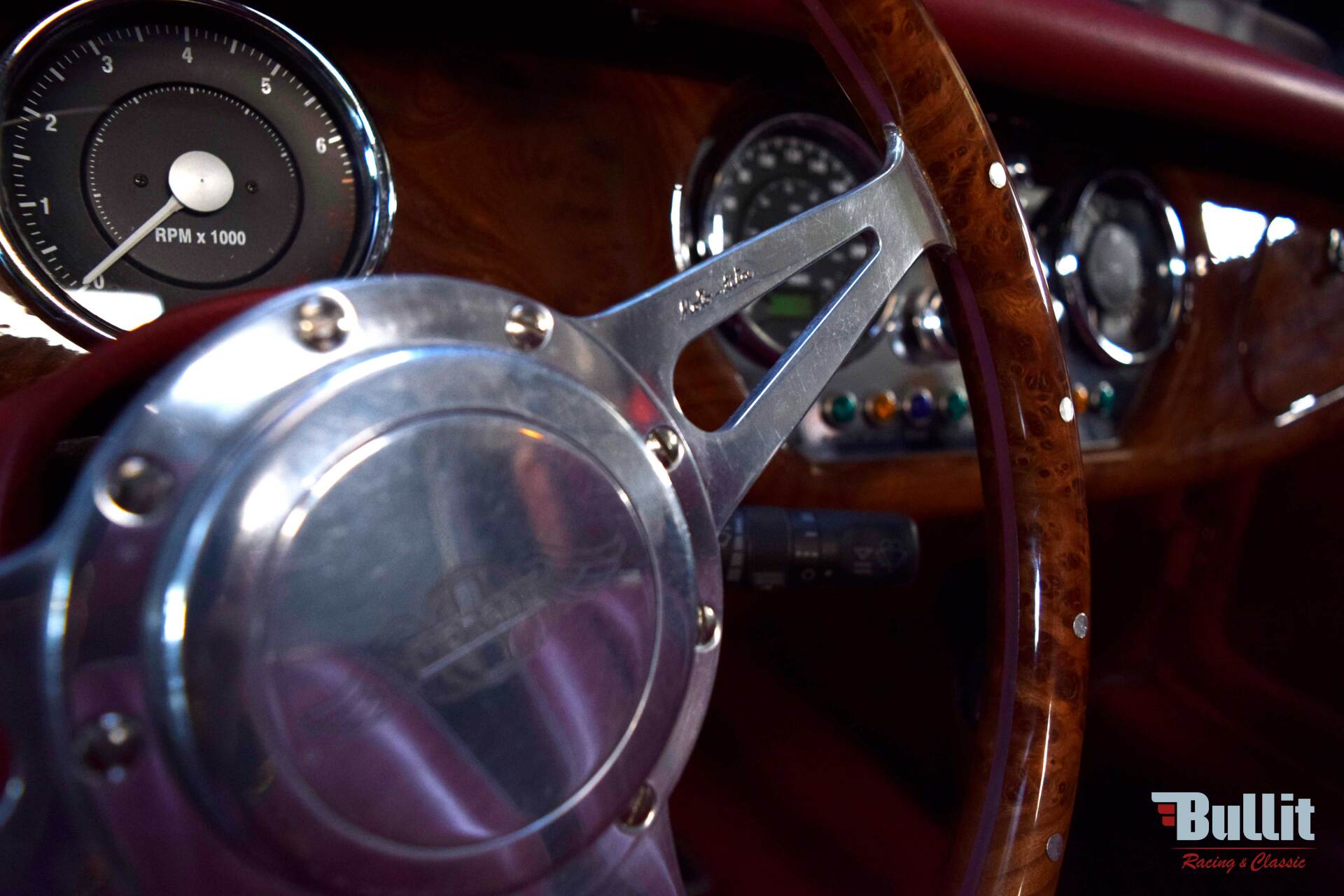 Détail volant bois Morgan 4/4