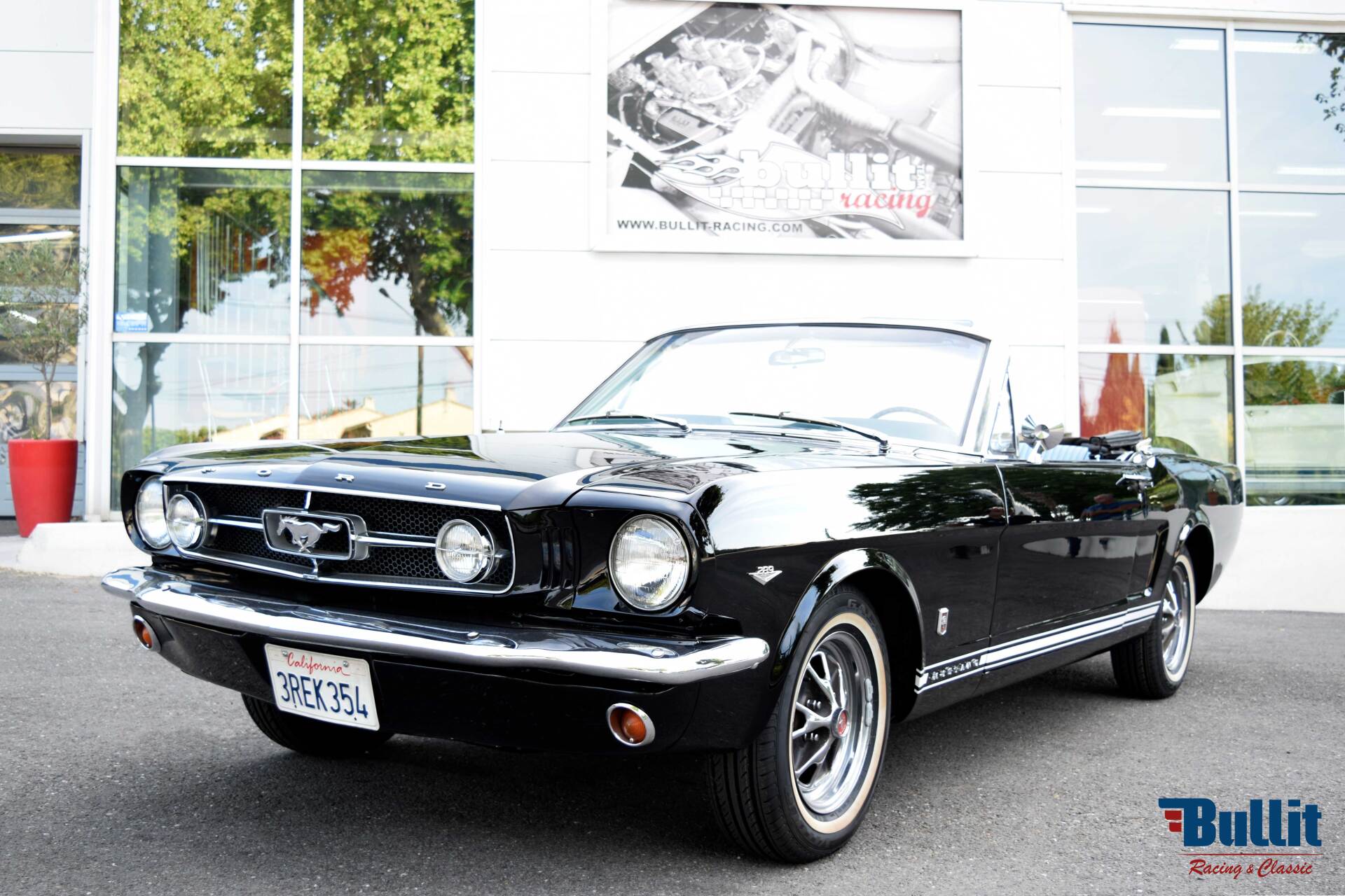Ford Mustang cabriolet noire de 1965