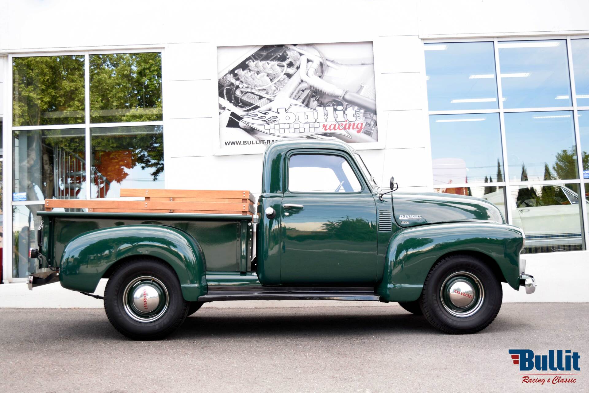 Chevrolet Pickup 3100 de 1950 vu de profil droit