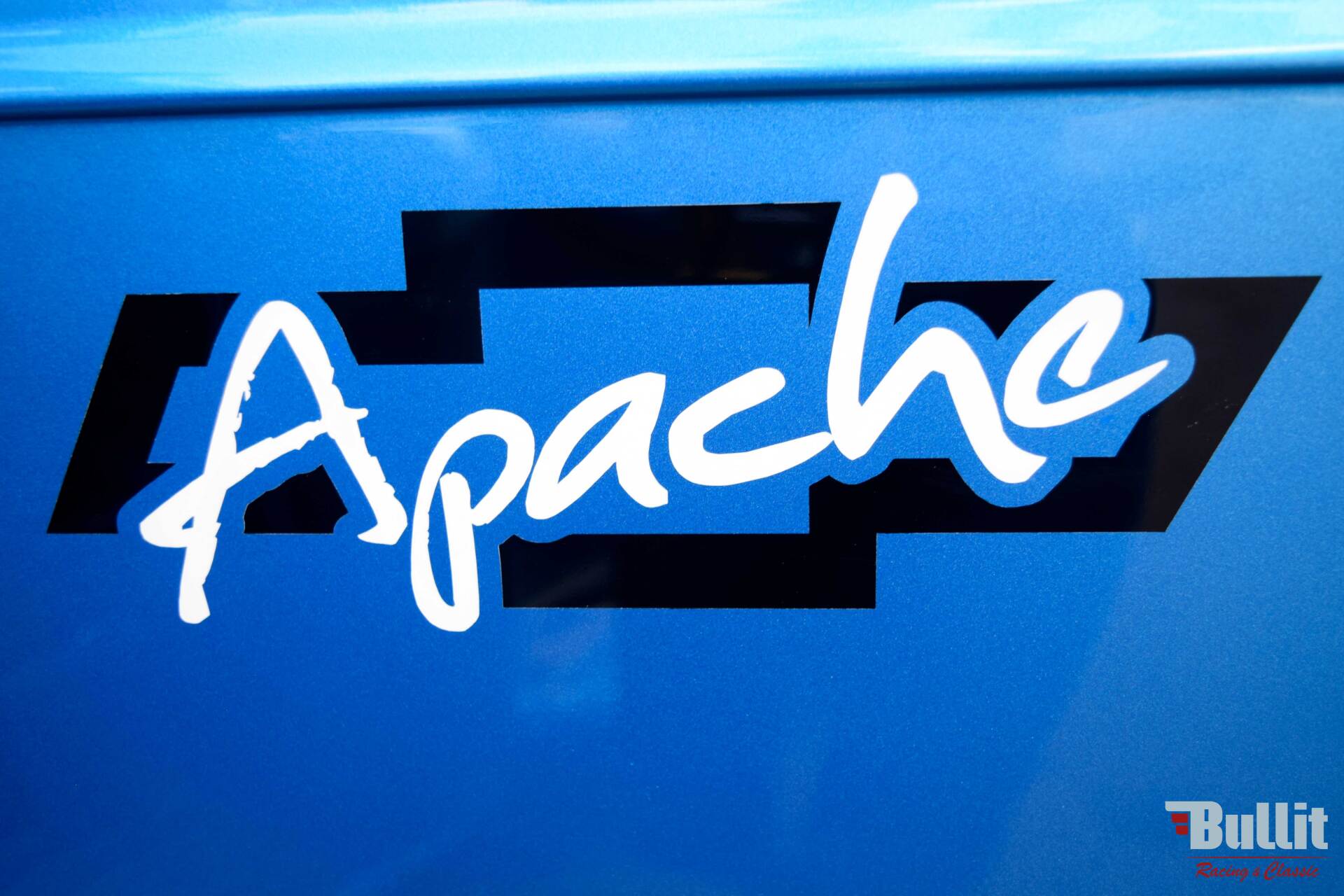 détail logo Chevrolet Apache de 1959