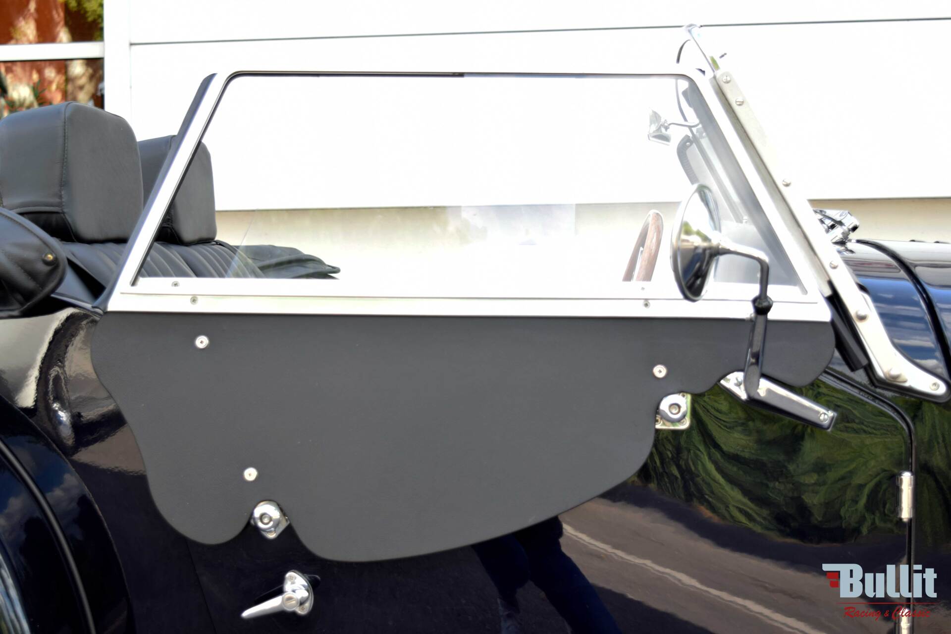 détail portière side-screen de Morgan 4/4 roadster V6 de 2006