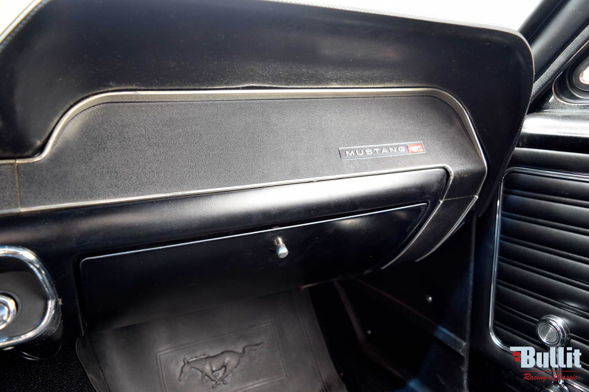 boite à gants de Mustang cabriolet de 1968