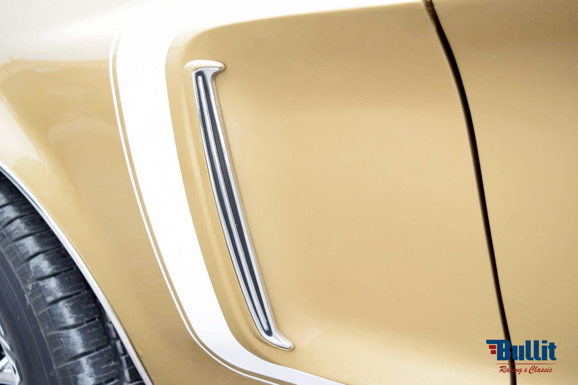 détail carrosserie de Mustang cabriolet de 1968