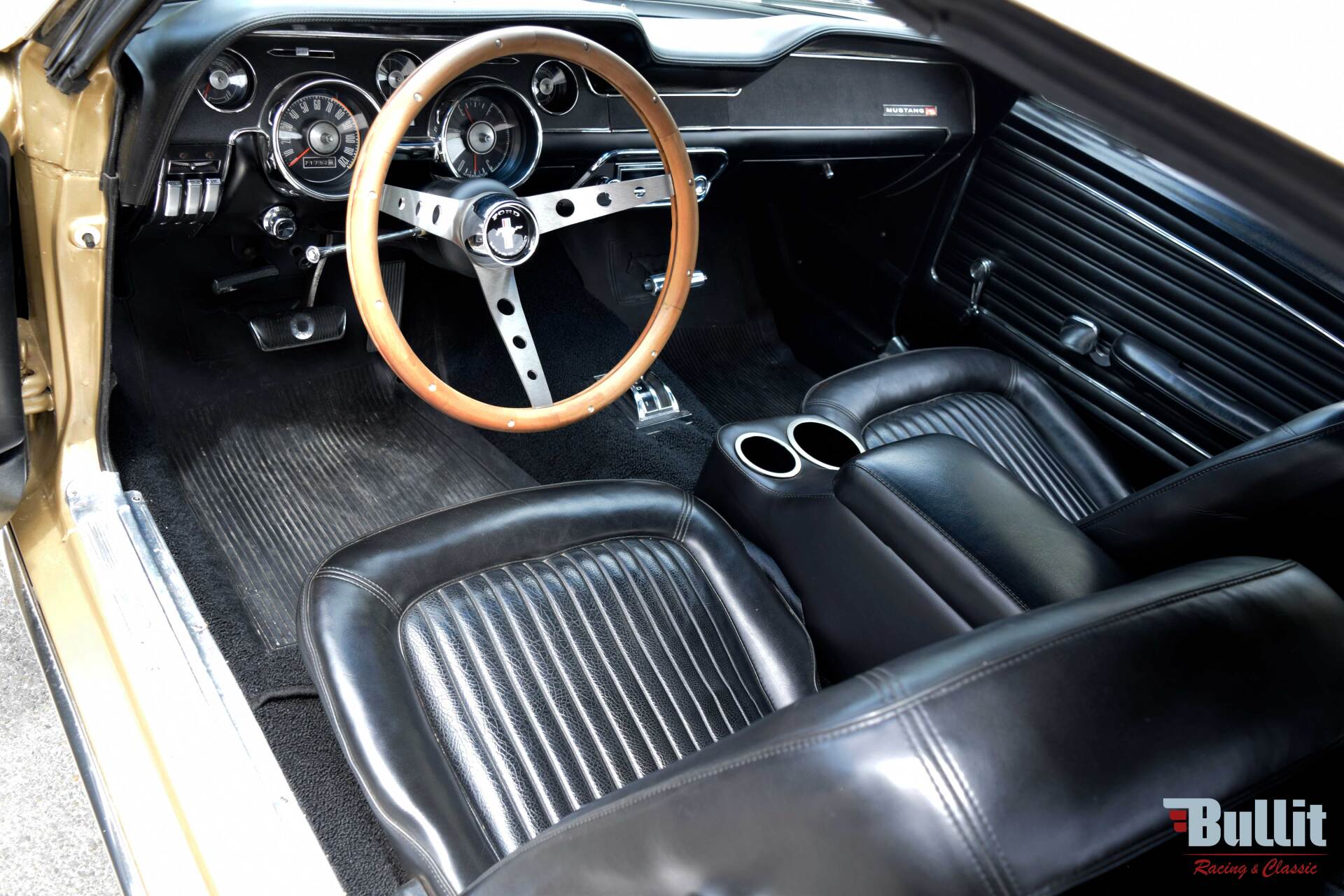 intérieur de Mustang cabriolet de 1968