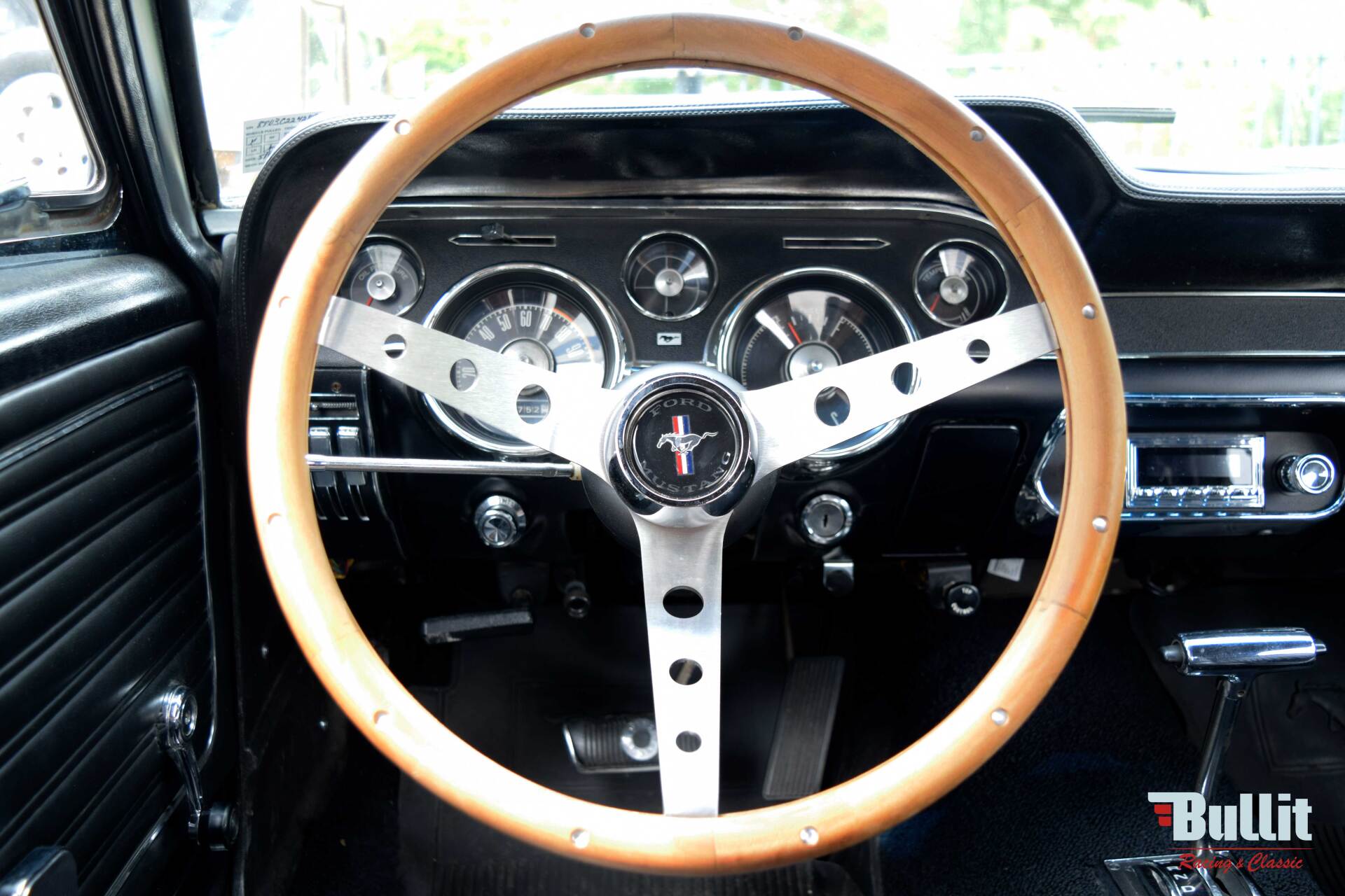 volant inox et bois de Mustang cabriolet de 1968