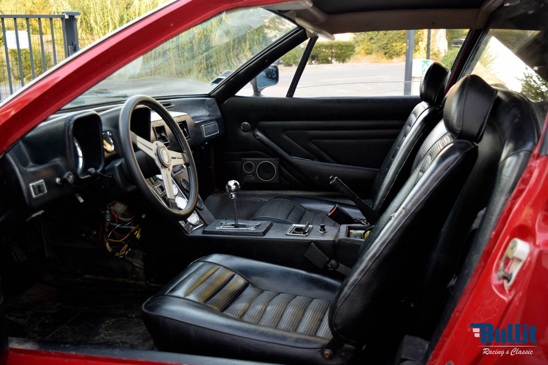 interieur de DE TOMASO PANTERA GTS 1971 ROUGE