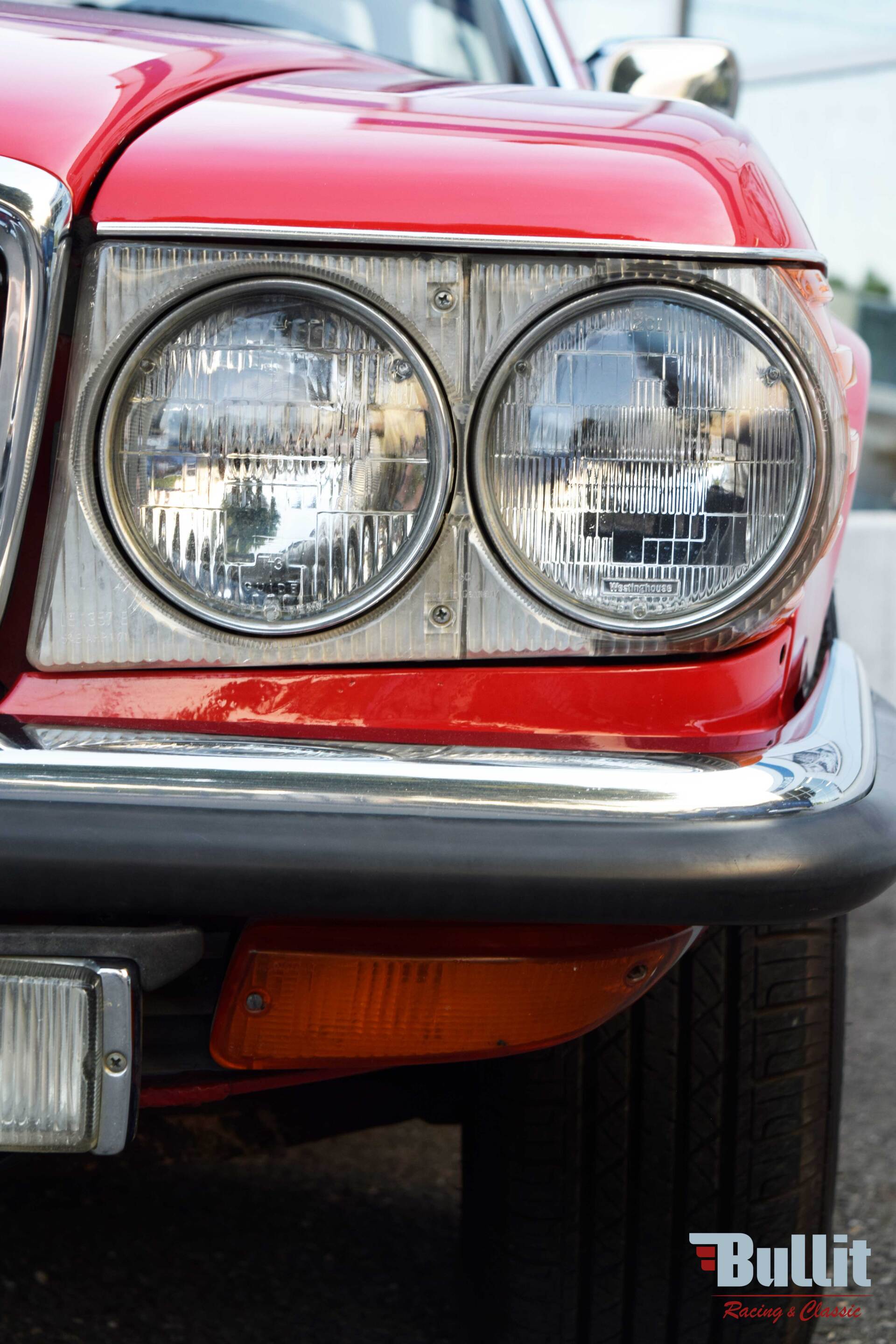 phare américain de MERCEDES 450SL ROUGE DE 1972