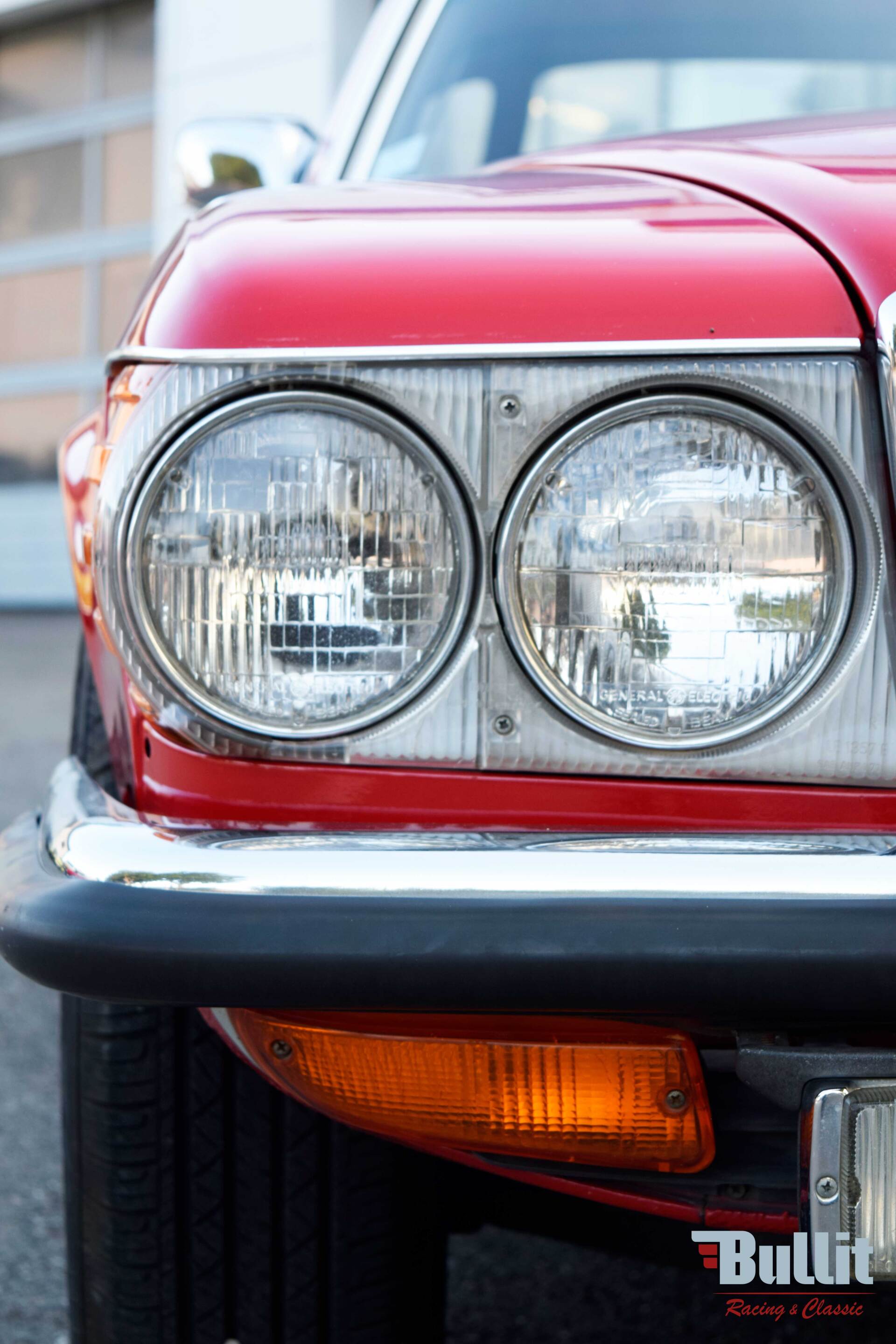 phare américain de MERCEDES 450SL ROUGE DE 1972