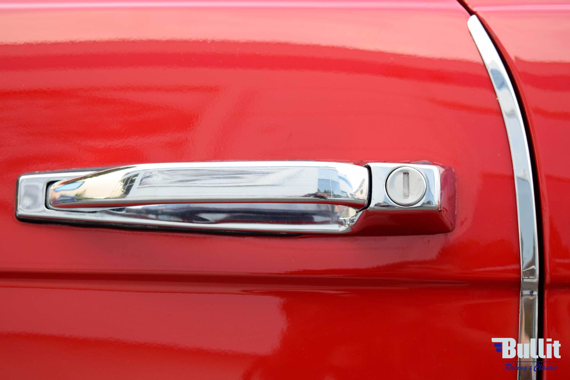 poignée de MERCEDES 450SL ROUGE DE 1972