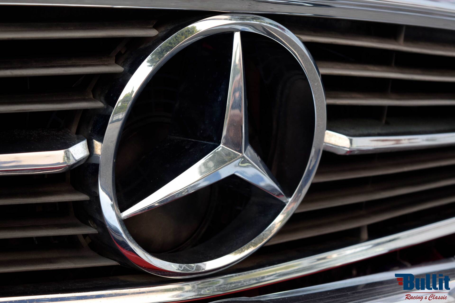 emblème de MERCEDES 450SL ROUGE DE 1972