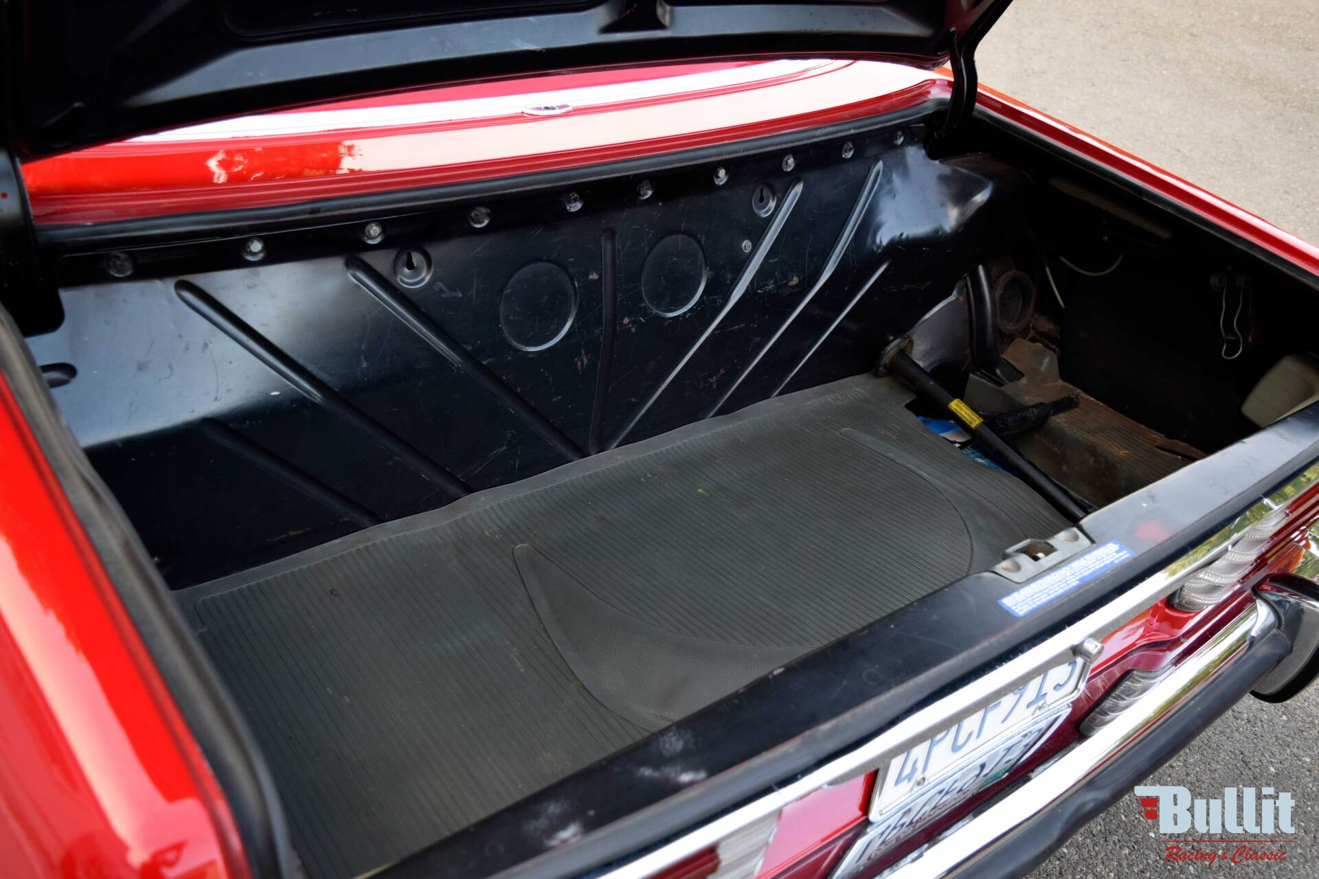 coffre de MERCEDES 450SL ROUGE DE 1972