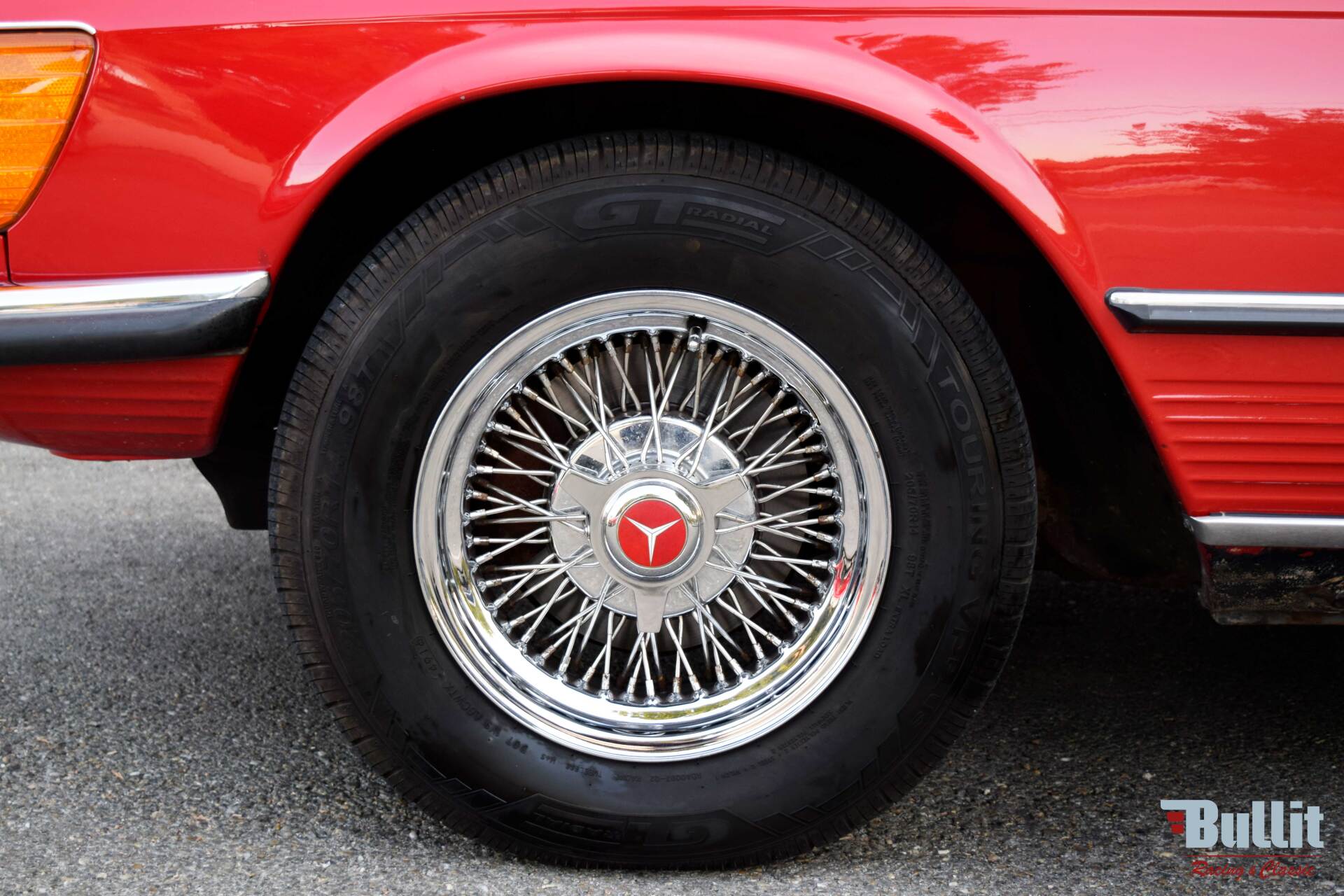 roue de MERCEDES 450SL ROUGE DE 1972