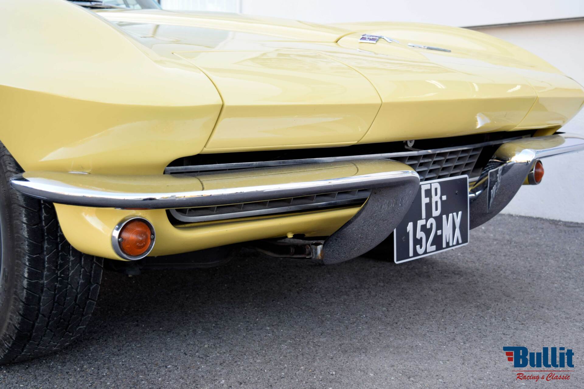 avant de CHEVROLET CORVETTE STING RAY C2 327 de 1966
