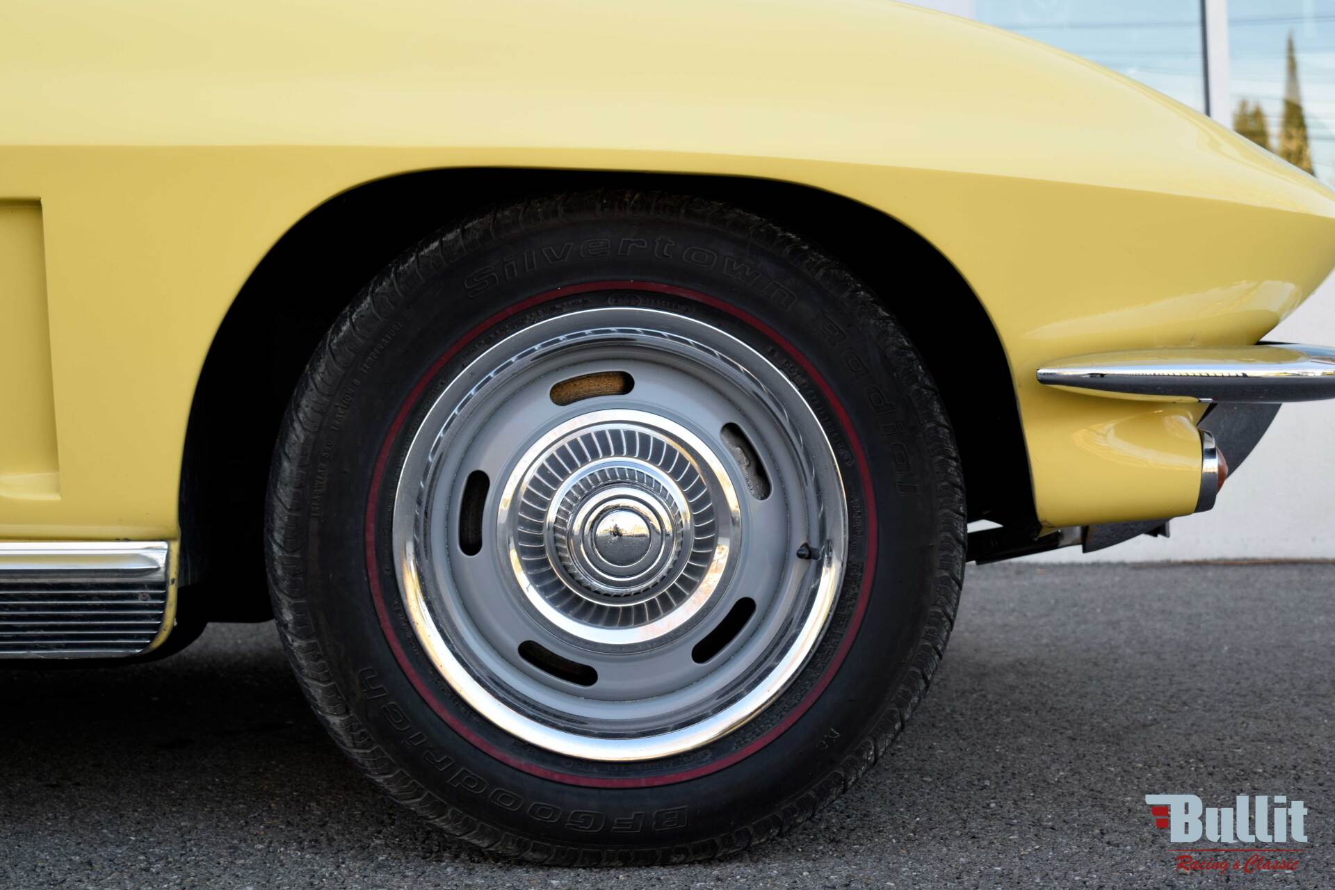 roue de CHEVROLET CORVETTE STING RAY C2 327 de 1966