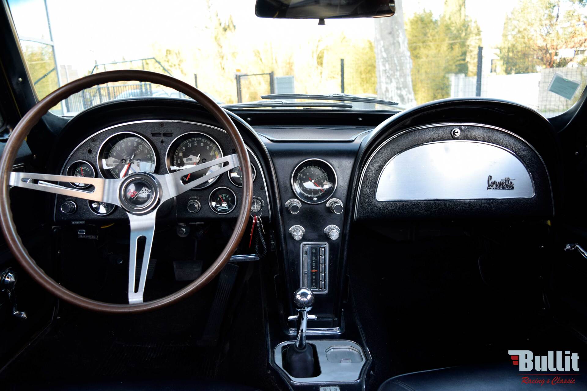 tableau de bord de CHEVROLET CORVETTE STING RAY C2 327 de 1966
