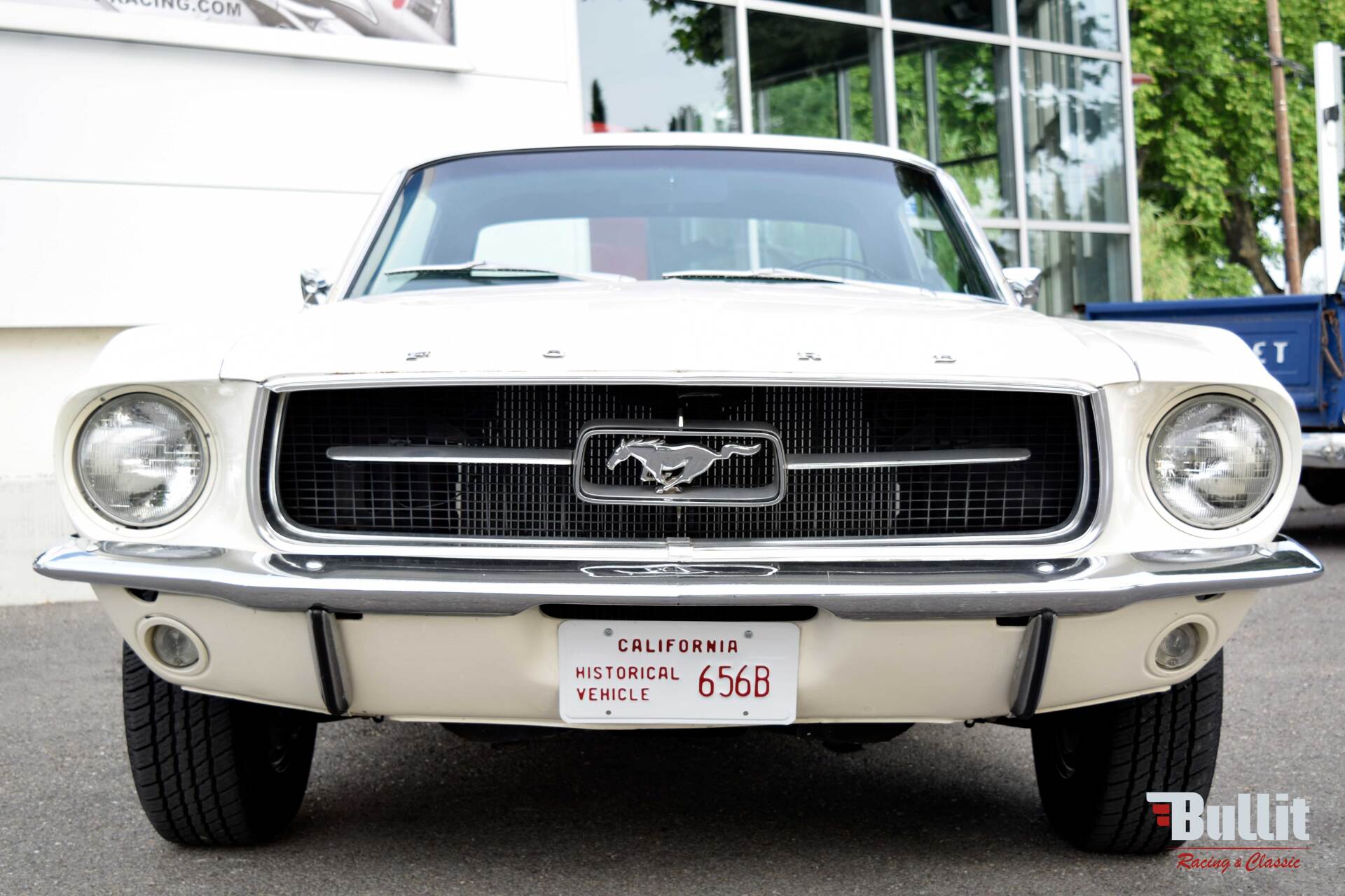 Avant Ford Mustang coupé 289 de 1967 couleur Wimbledon White