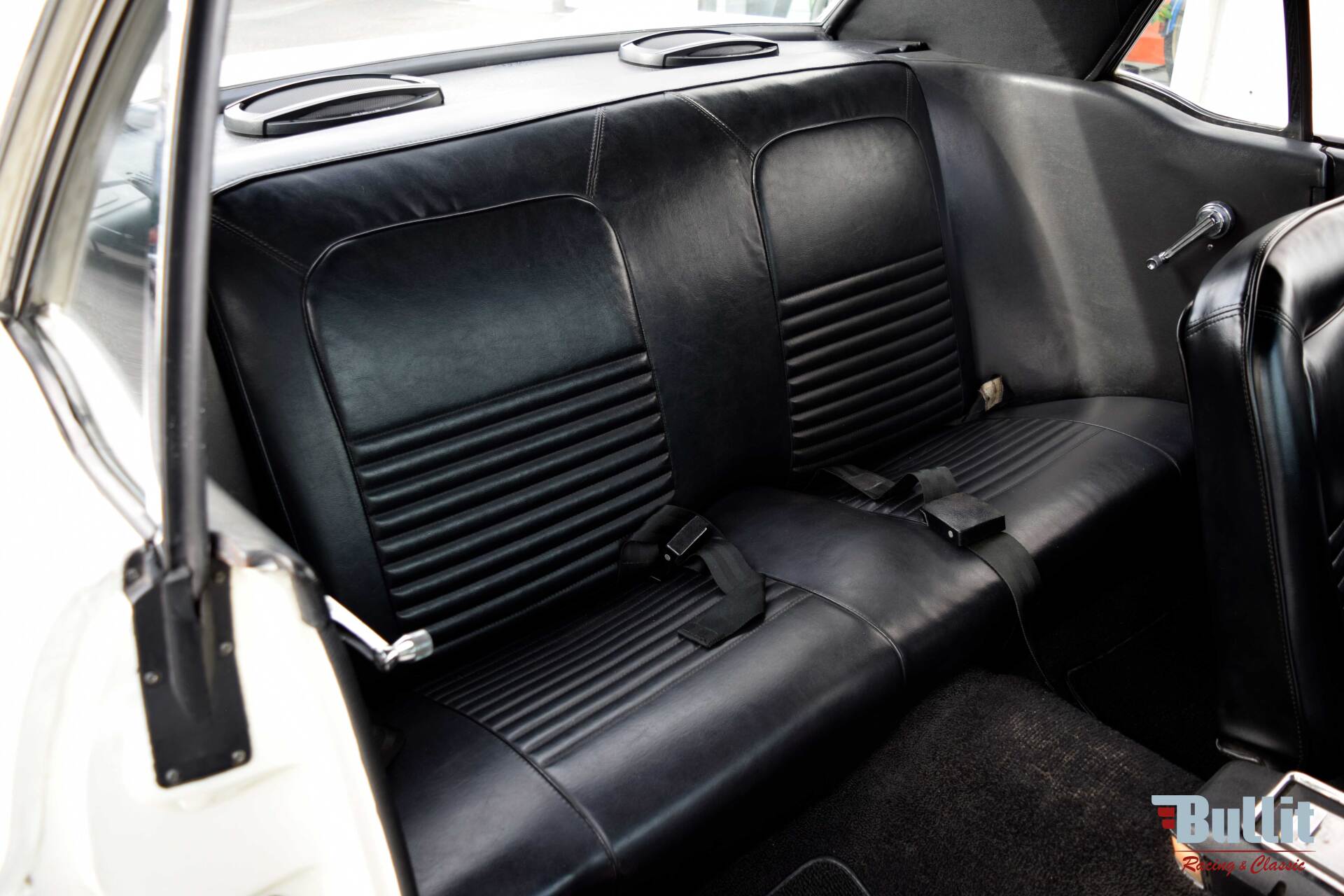 Sièges Ford Mustang coupé 289 de 1967 couleur Wimbledon White