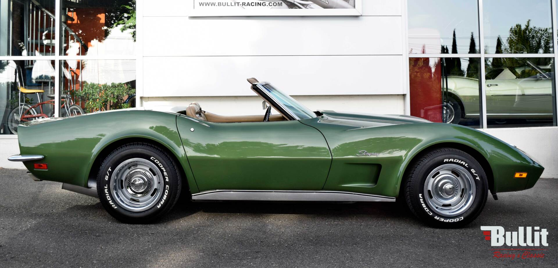 Chevrolet Corvette C3 STINGRAY cabriolet de 1973, vue de profil droit