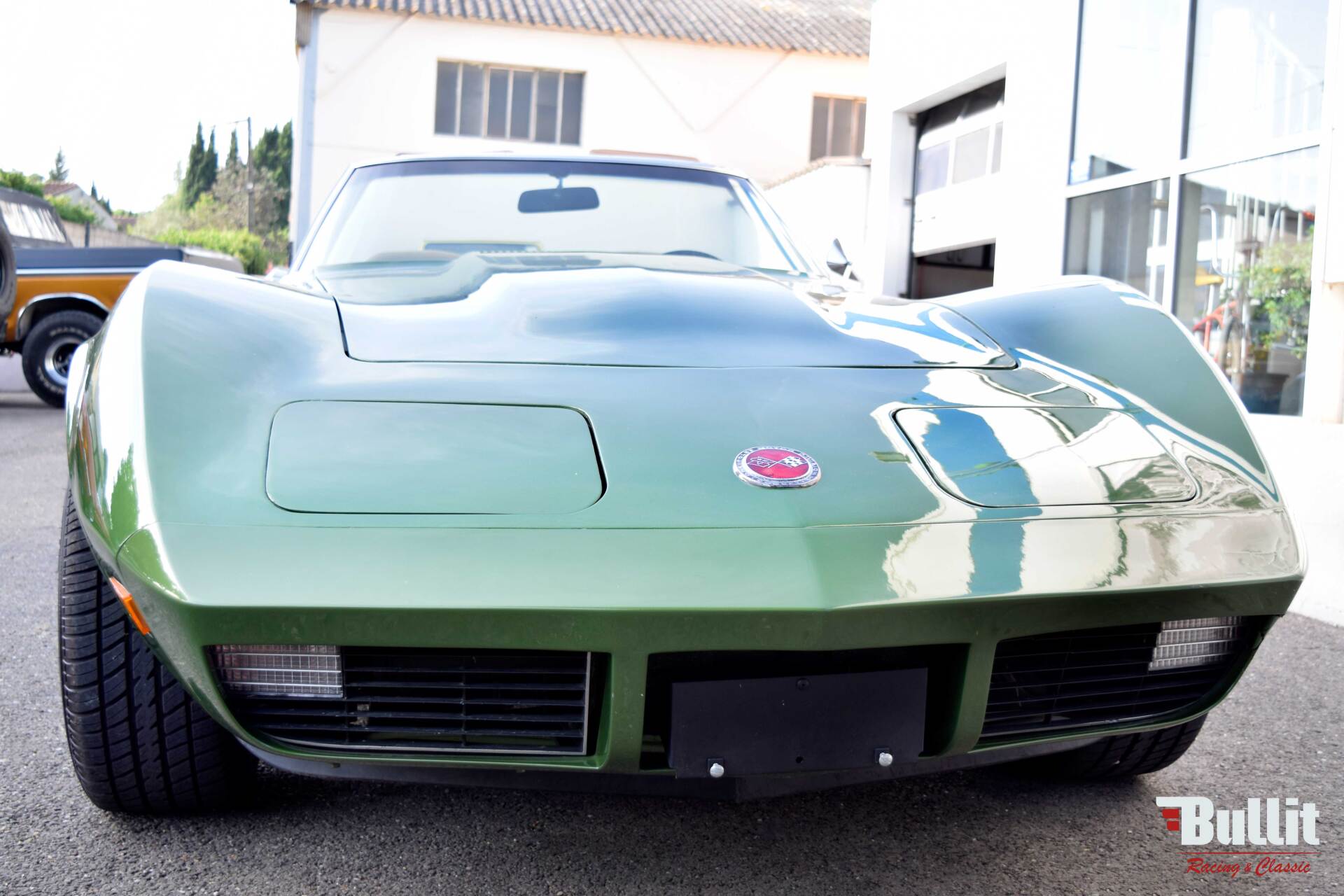 avant Chevrolet Corvette C3 Stingray cabriolet ELKHART GREEN de 1973