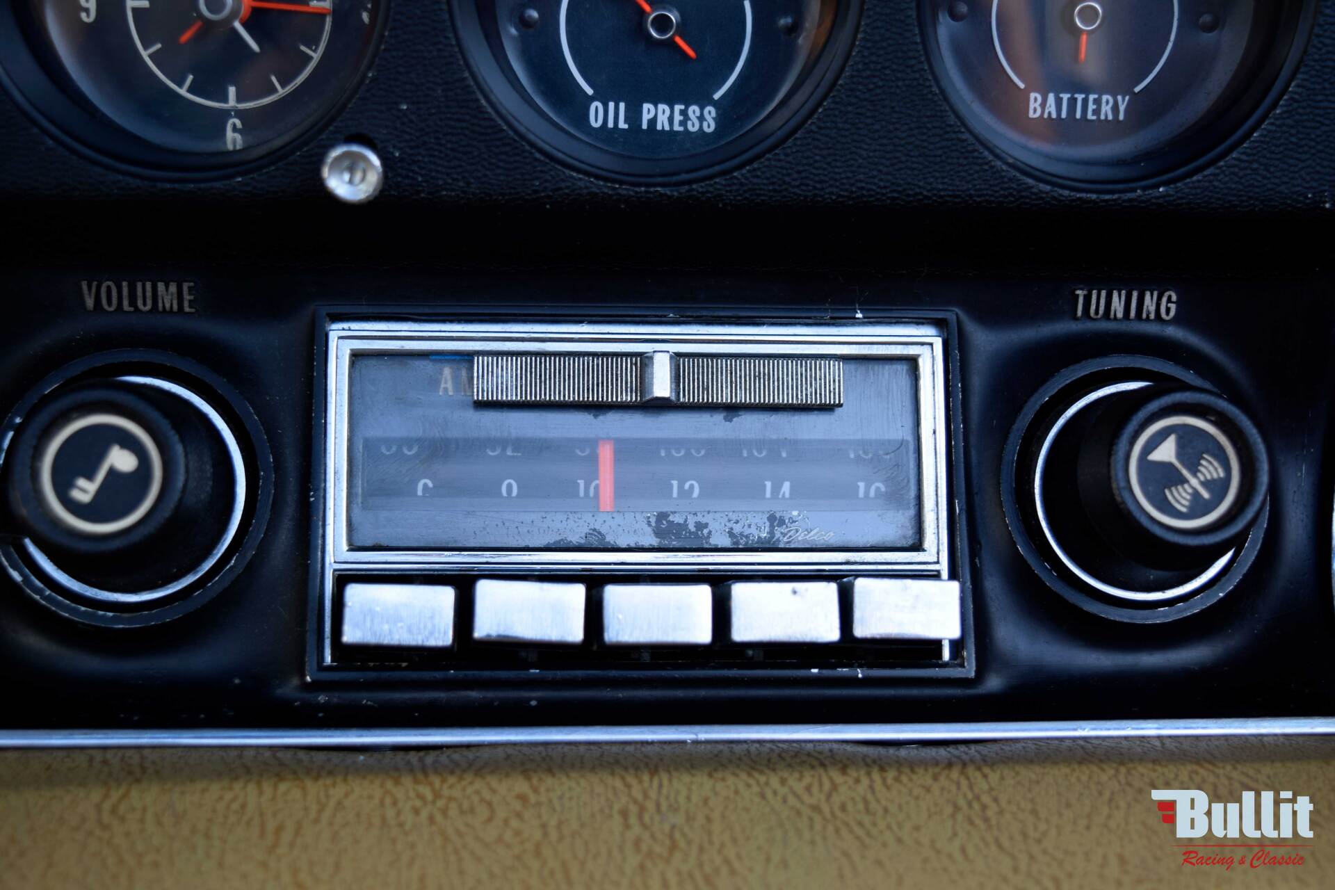 radio Chevrolet Corvette C3 Stingray cabriolet ELKHART GREEN de 1973