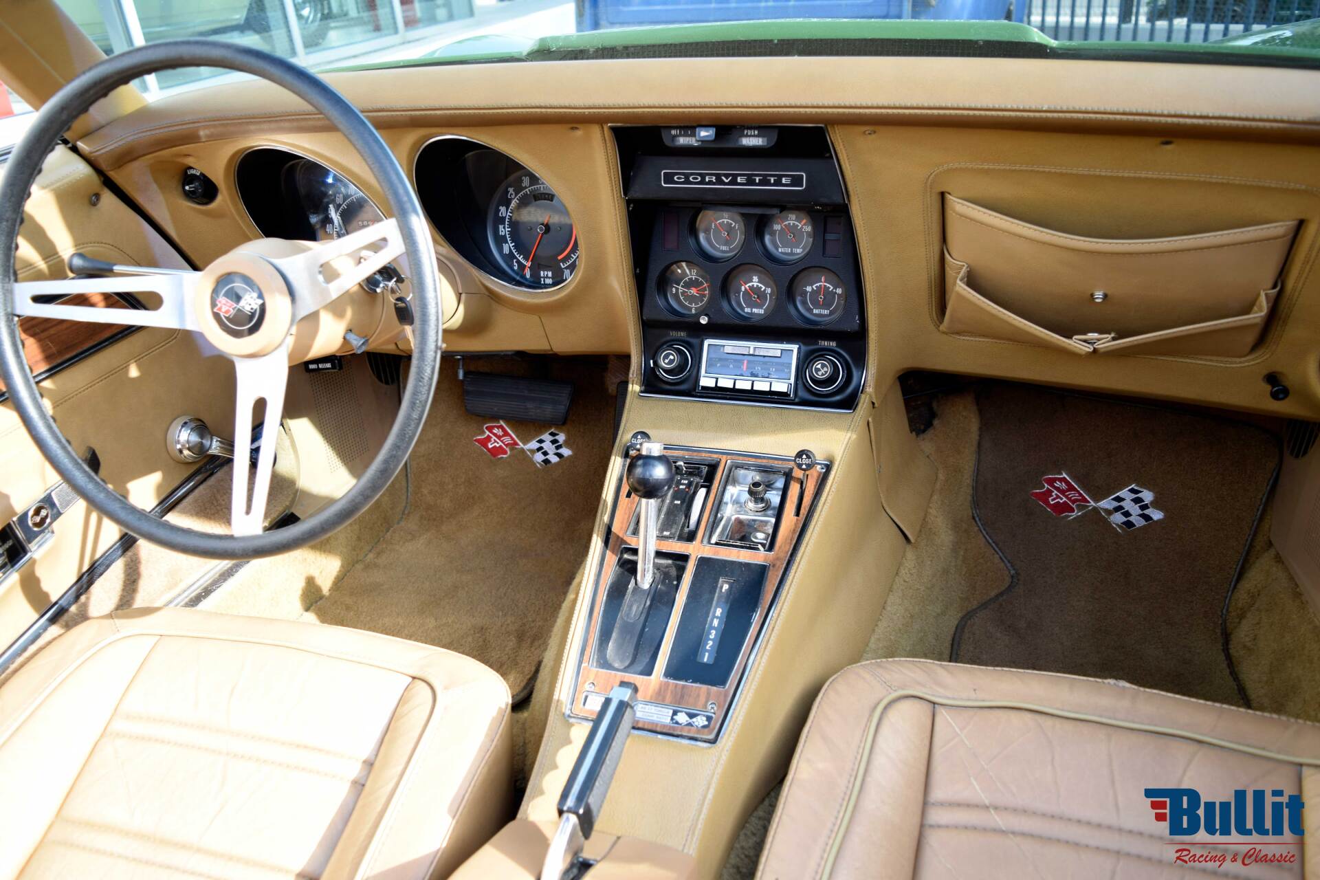 tableau de bord Chevrolet Corvette C3 Stingray cabriolet ELKHART GREEN de 1973