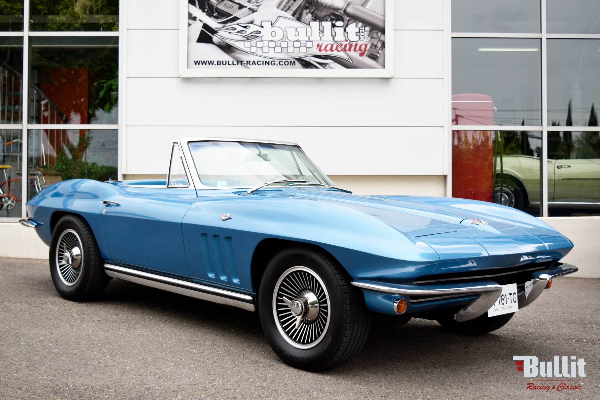 CHEVROLET CORVETTE C2 BLEU CABRIOLET DE 1965