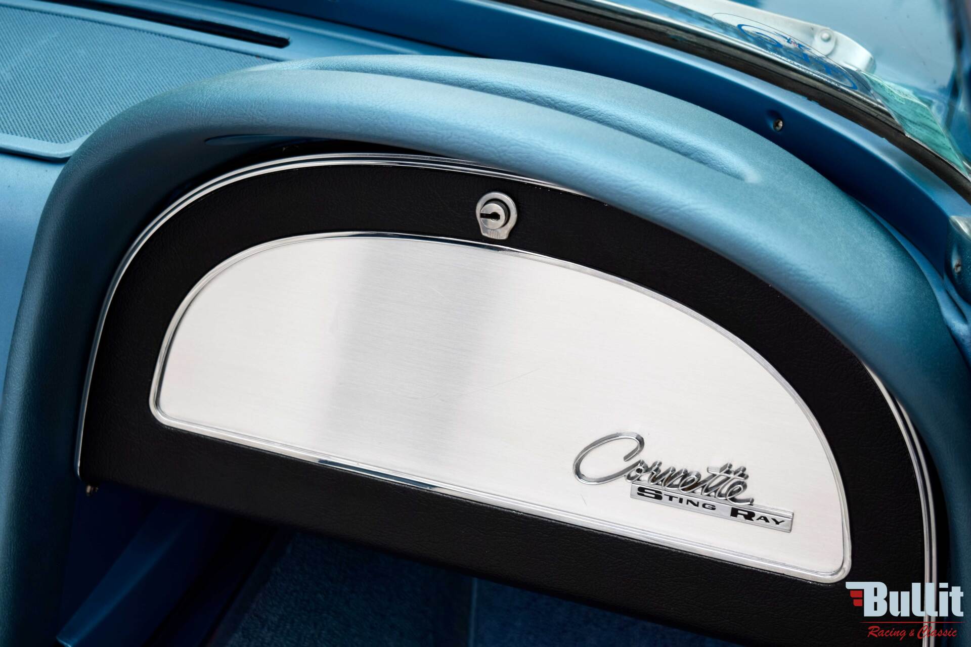 Boîte à gants Chevrolet Corvette C2 327 Sting Ray Nassau Blue de 1965