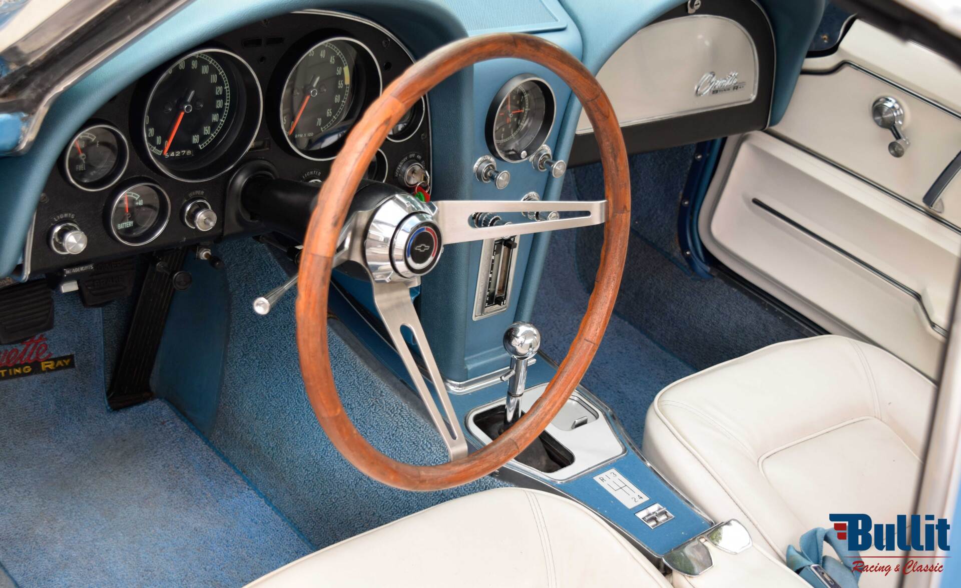 volant Chevrolet Corvette C2 327 Sting Ray Nassau Blue de 1965