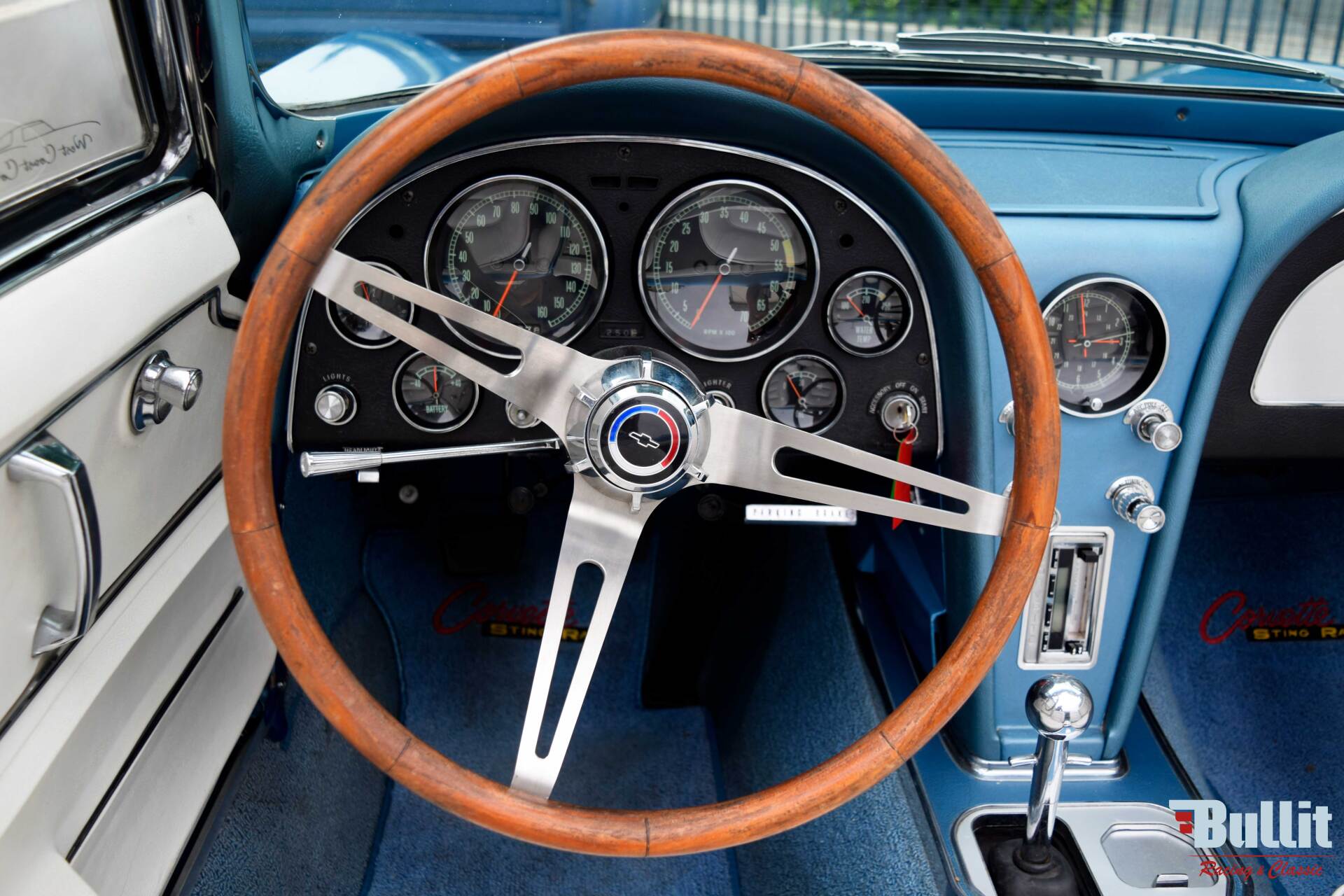 volant Chevrolet Corvette C2 327 Sting Ray Nassau Blue de 1965