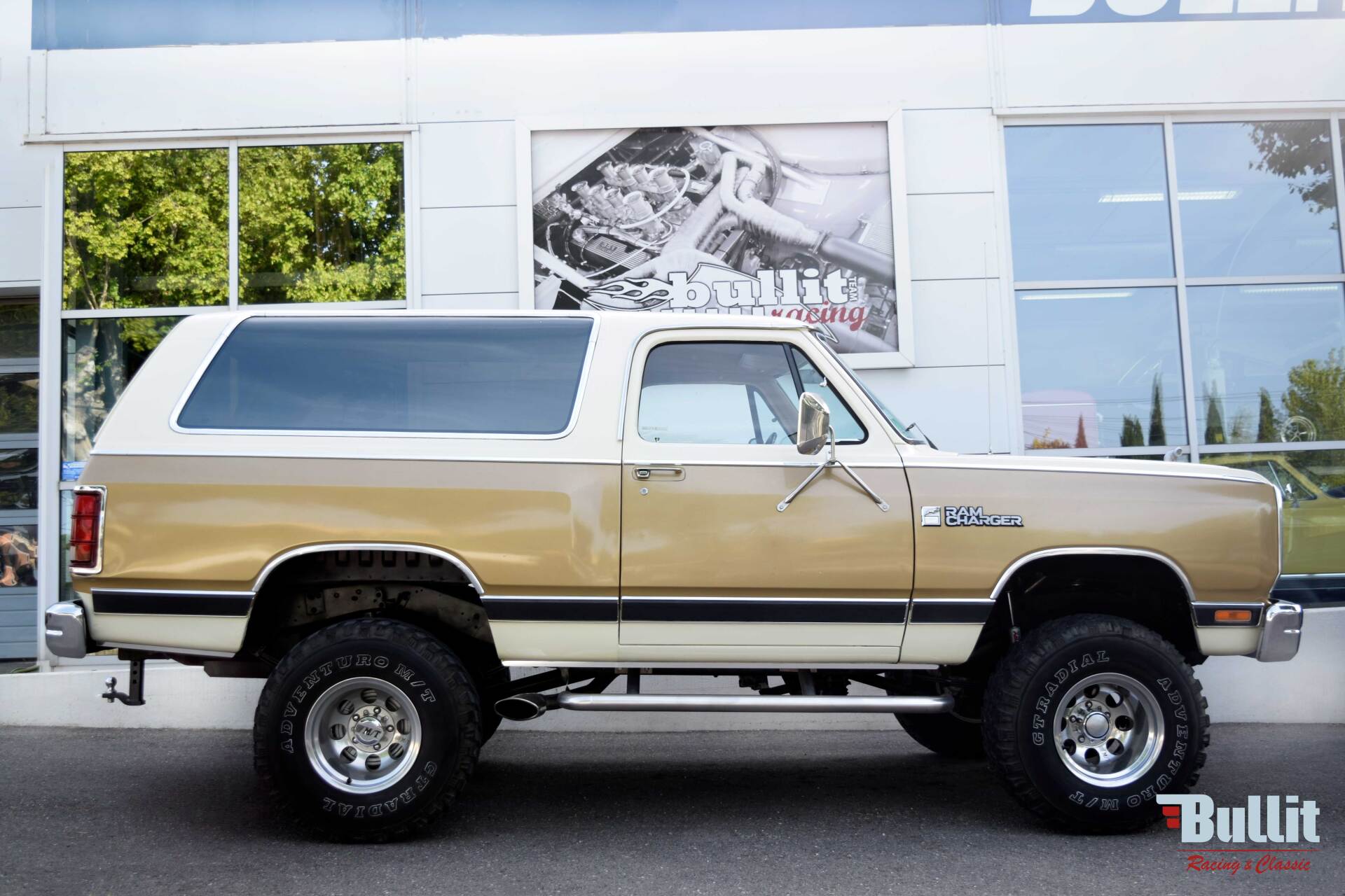 DODGE RAMCHARGER gold/ivory 1986