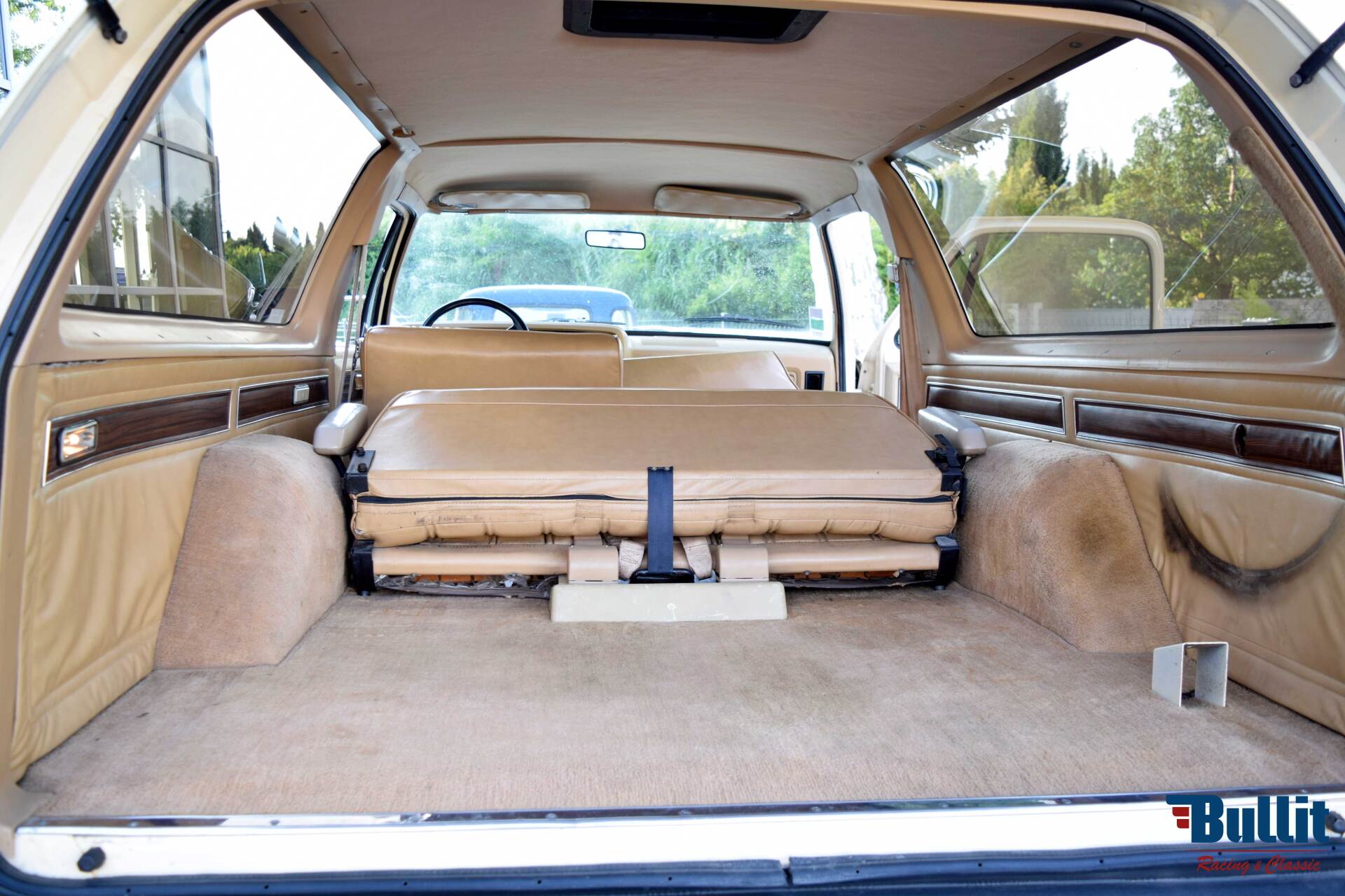 coffre de DODGE RAMCHARGER gold/ivory 1986