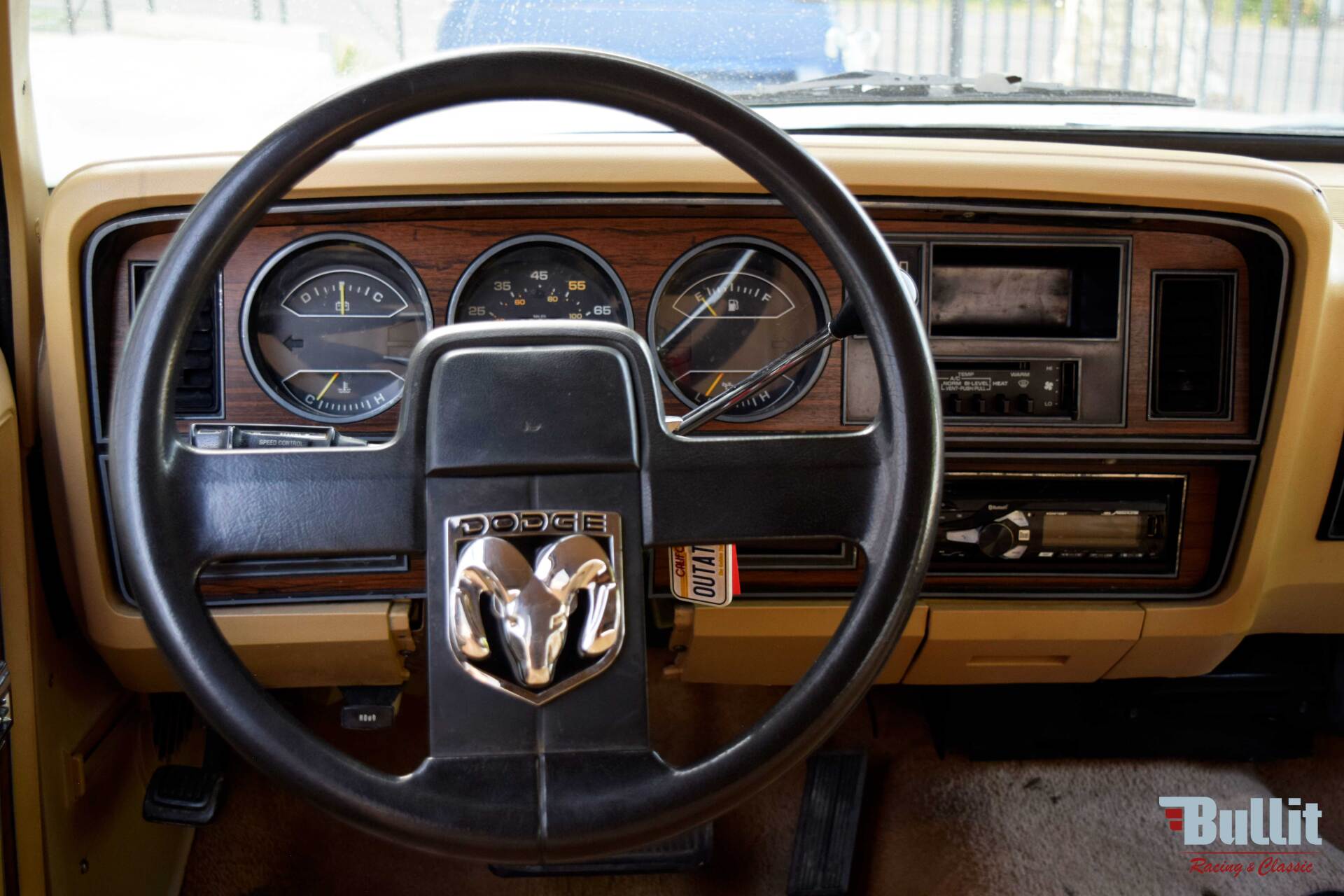 volant de DODGE RAMCHARGER gold/ivory 1986