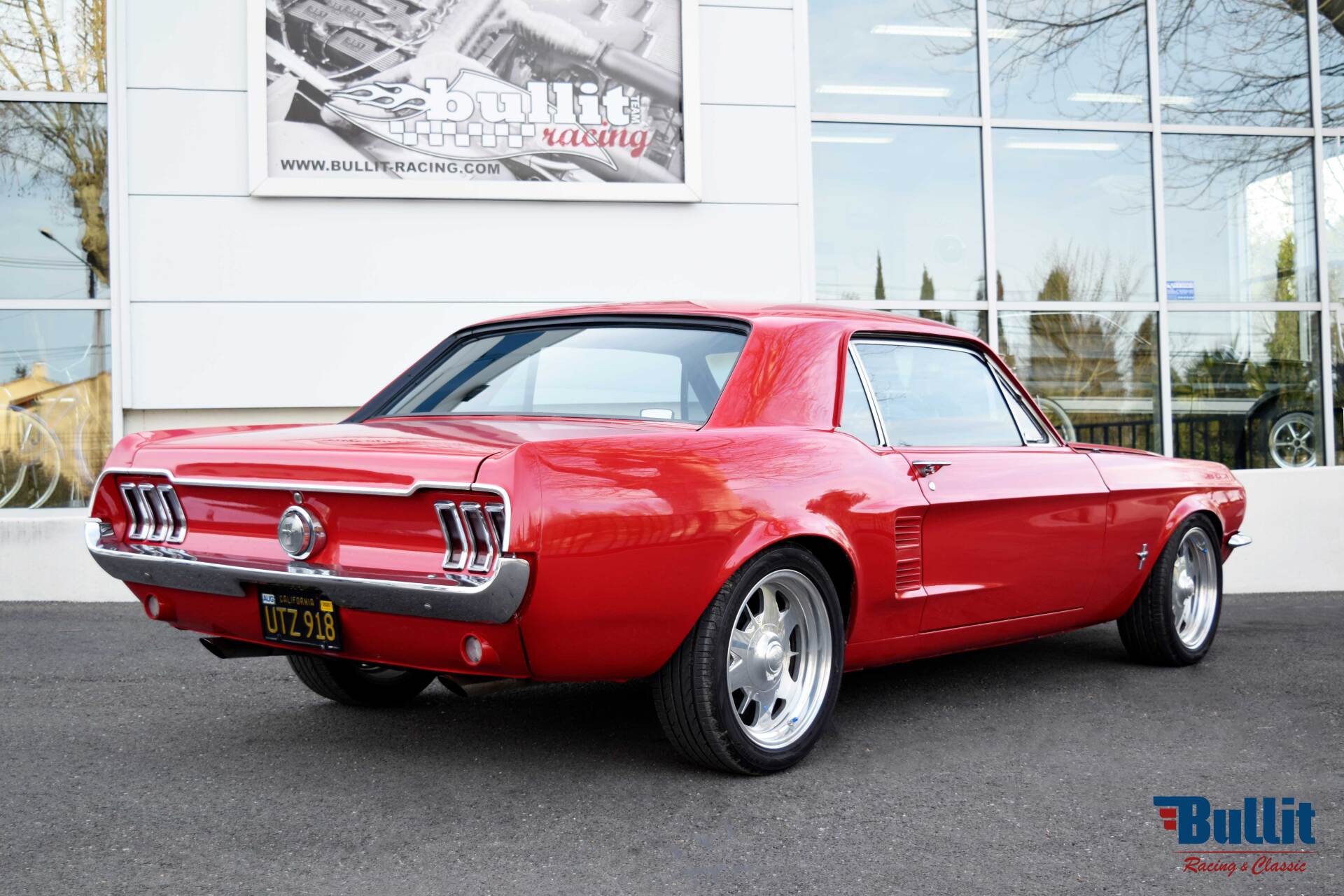 Ford Mustang coupé 289 rouge de 1967