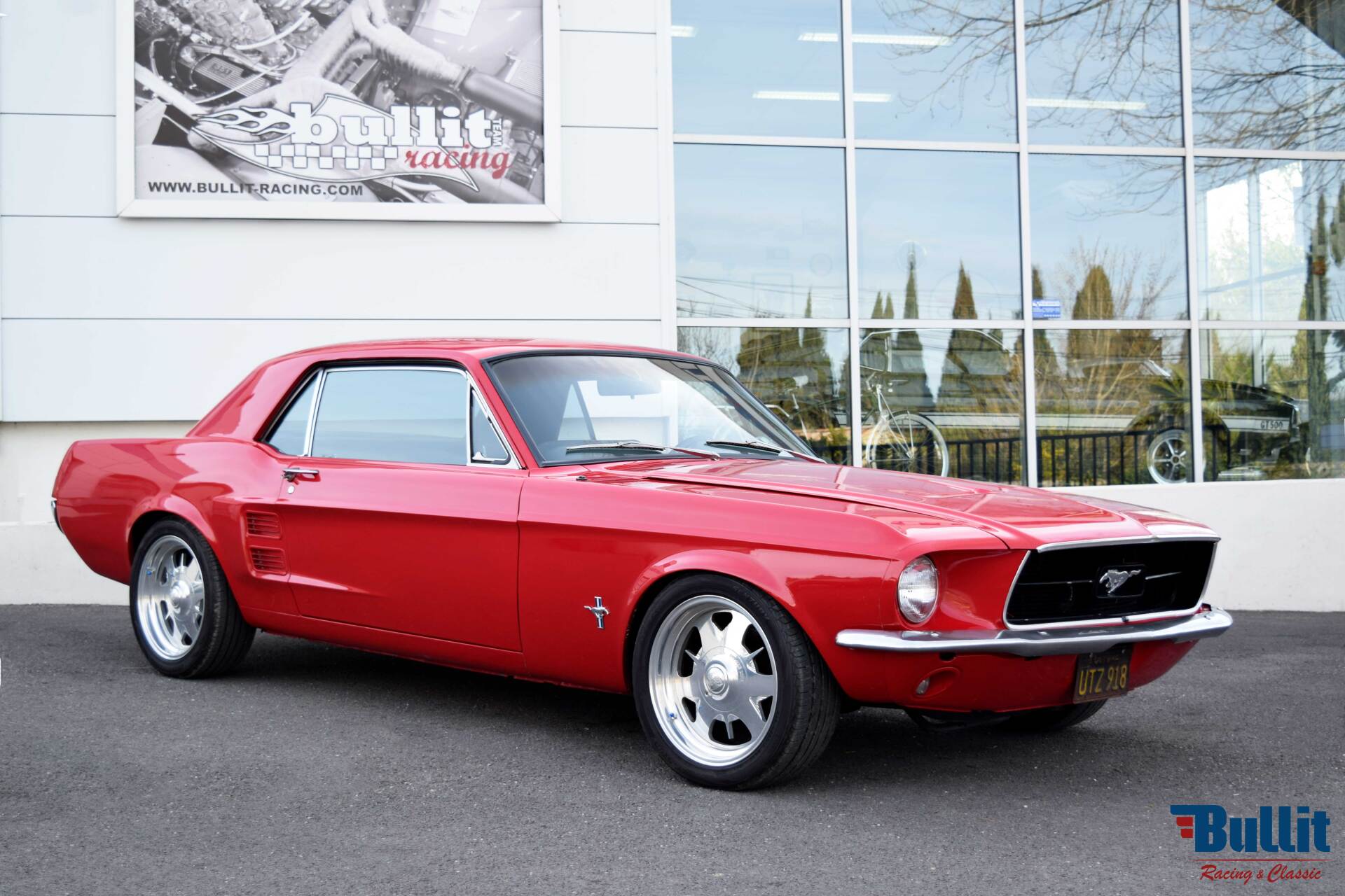 Ford Mustang coupé 289 rouge de 1967