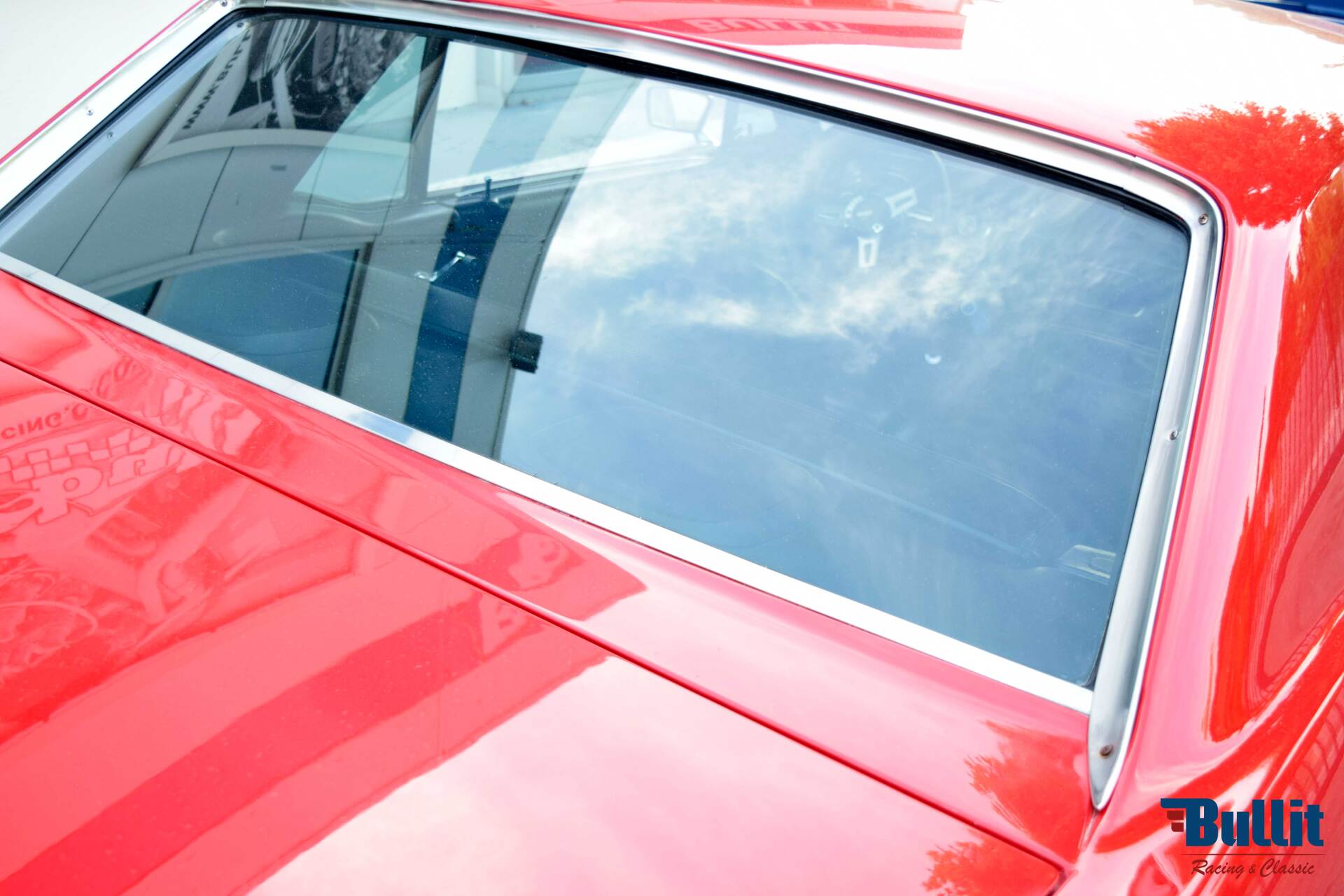 pare brise arrière de Ford Mustang coupé 289 rouge de 1967