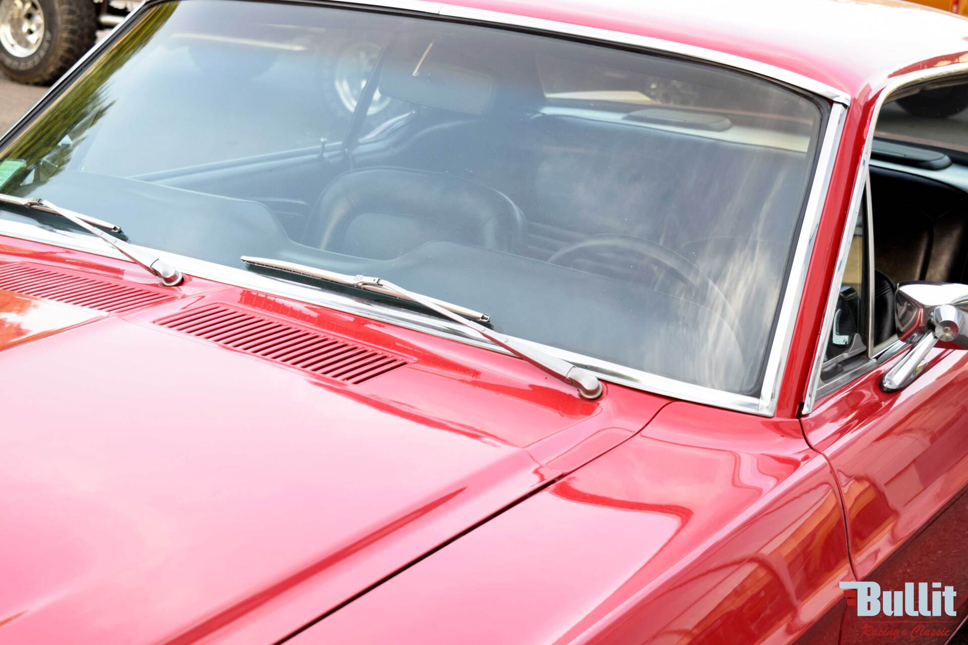 pare brise de Ford Mustang coupé 289 rouge de 1967