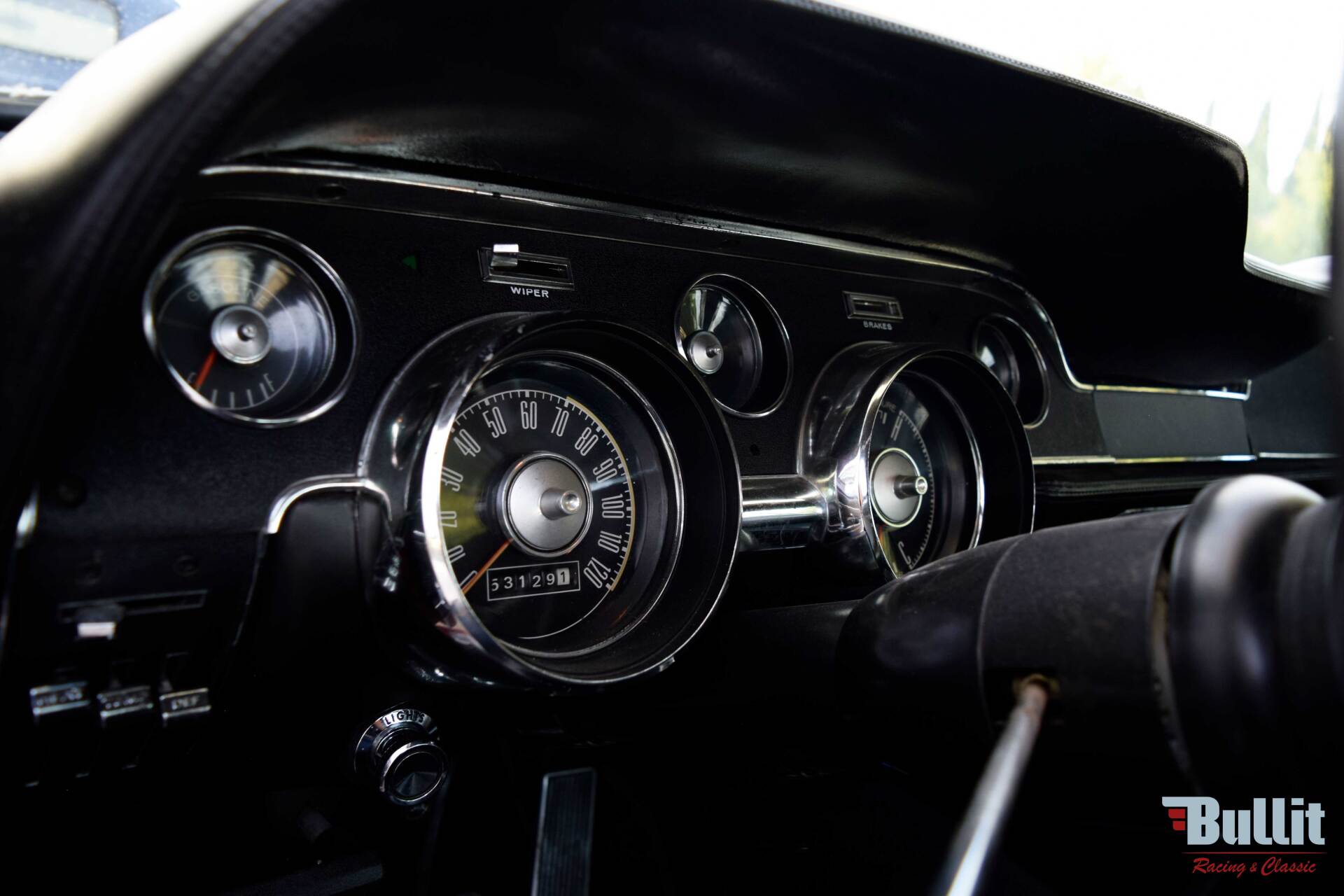 compteurs de Ford Mustang coupé 289 rouge de 1967