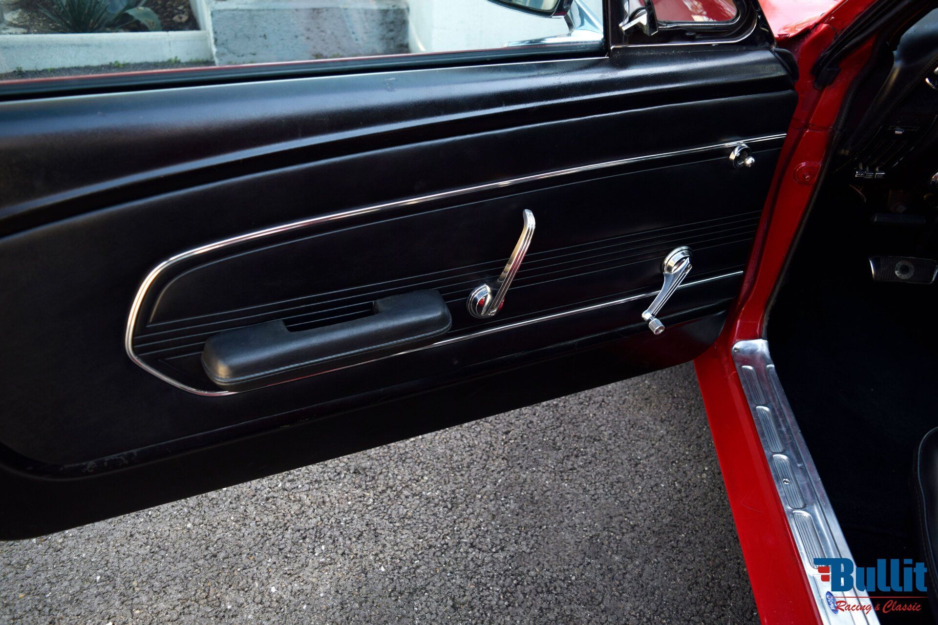 portière de Ford Mustang coupé 289 rouge de 1967