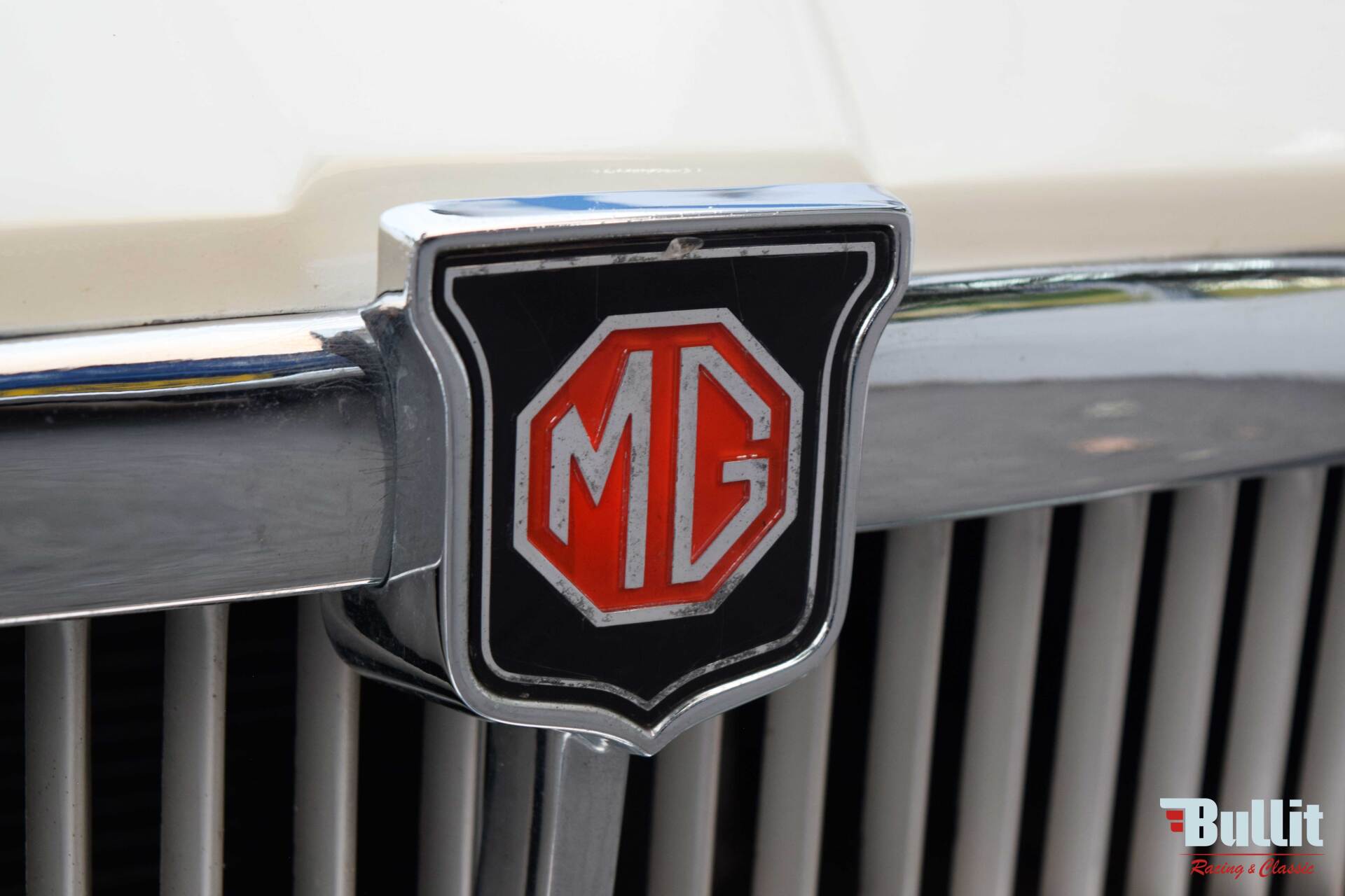 emblème calandre MGB MK3 DE 1971