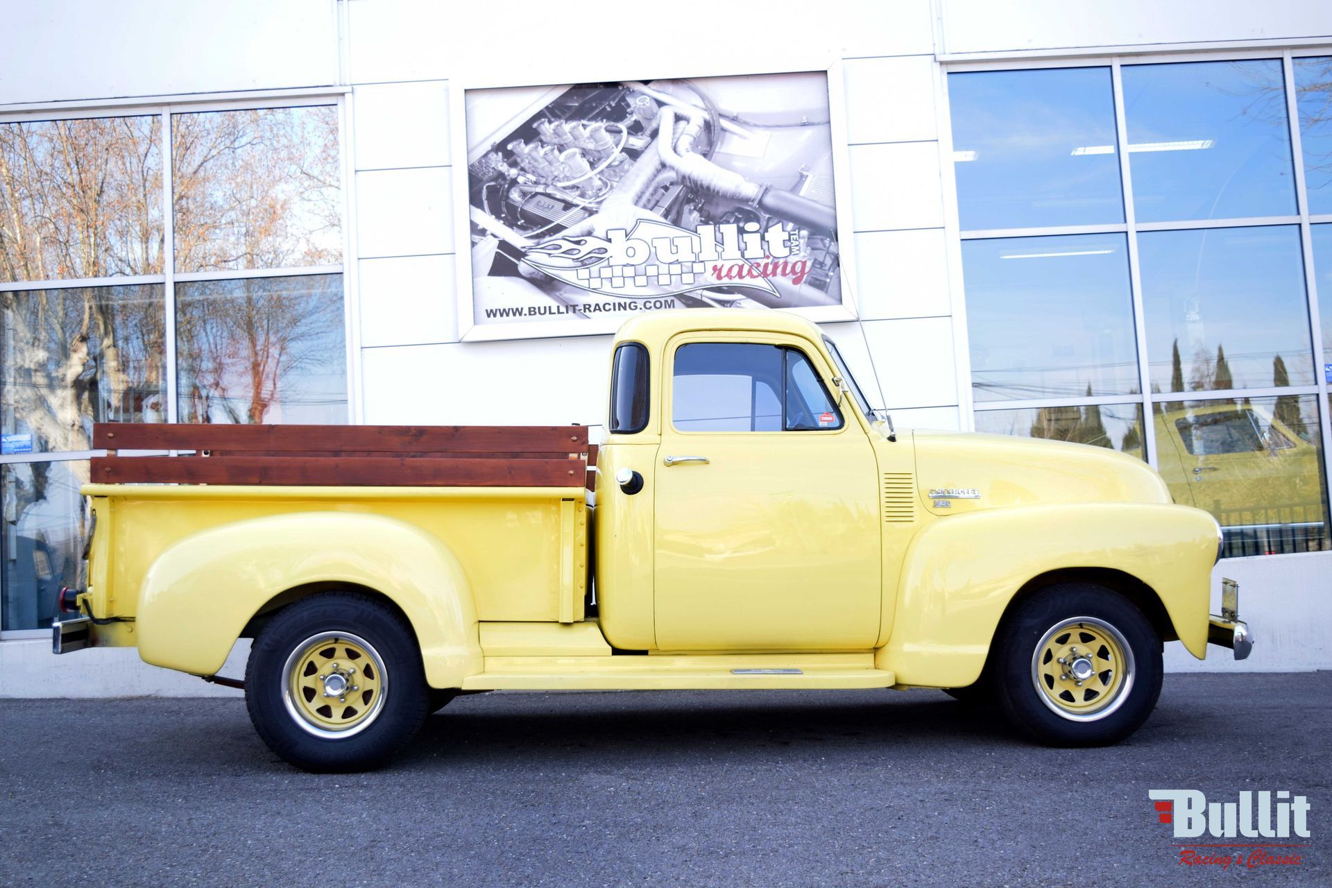 Chevrolet Pickup 3100 de 1953 vu de profil droit