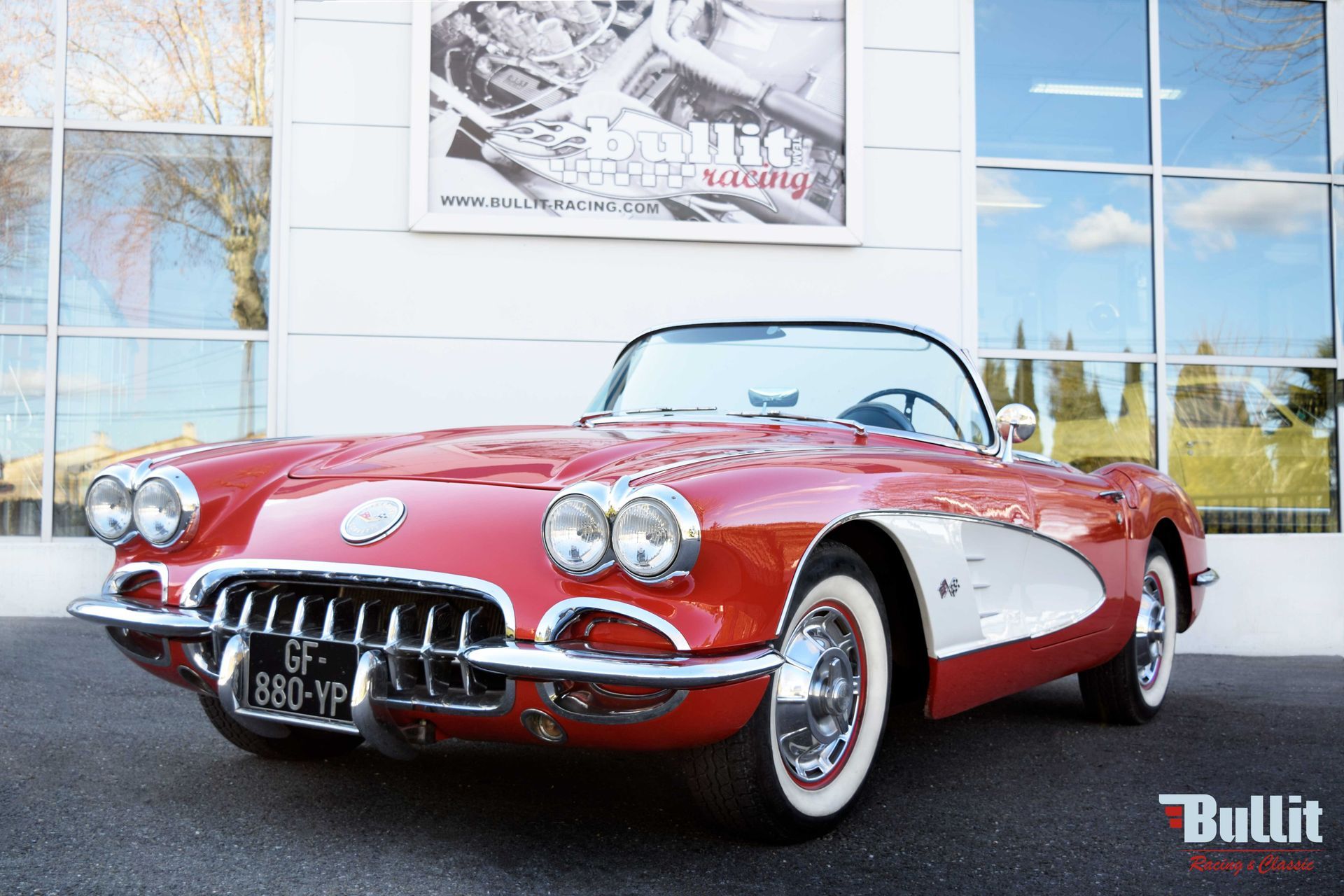Chevrolet Corvette C1 cabriolet 1960 vue 3/4 avant gauche
