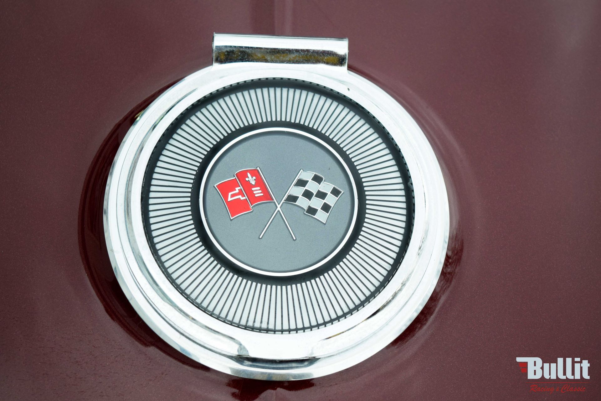 bouchon d'essence de Chevrolet Corvette Sting Ray C2 427 burgundy de 1966