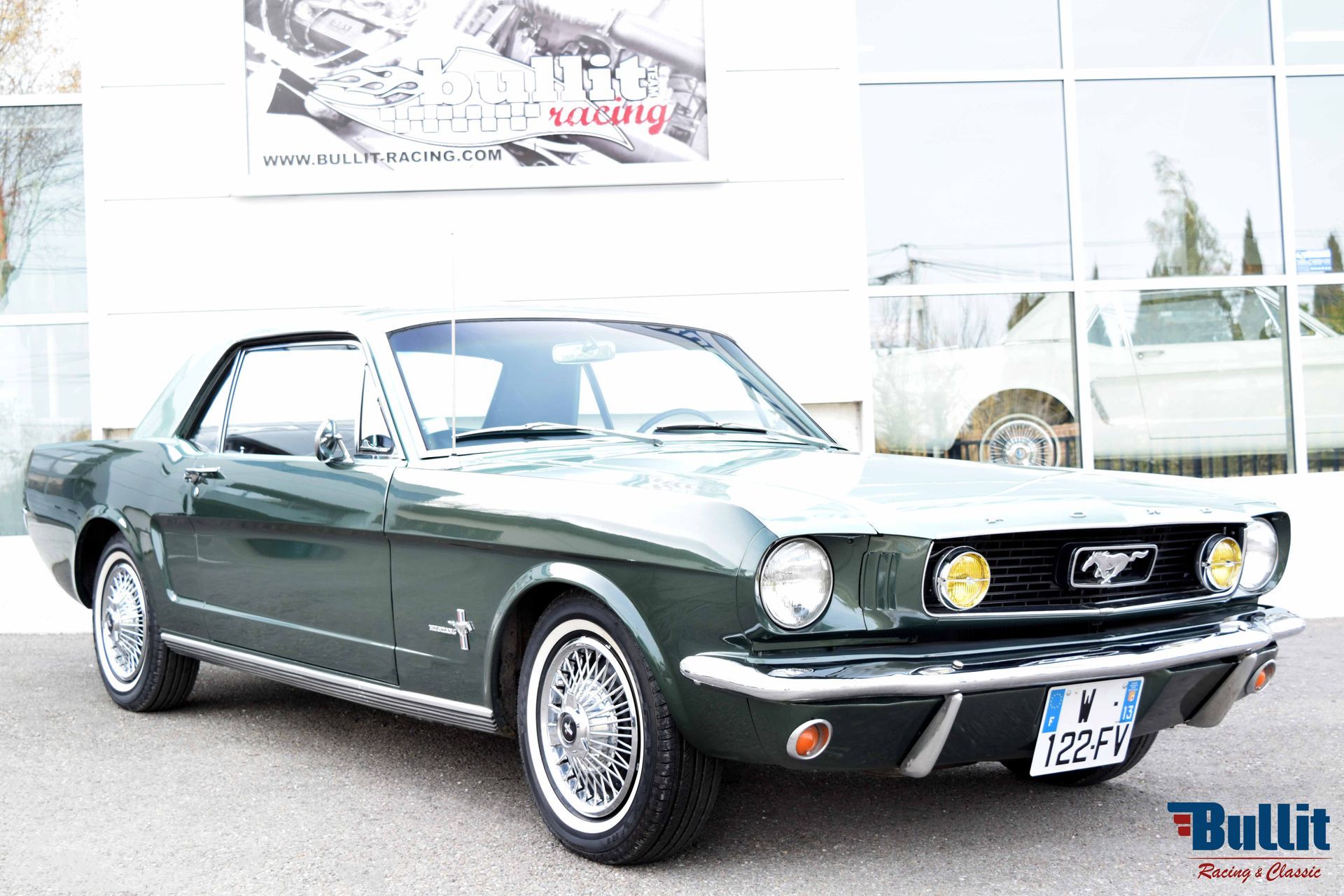 Ford Mustang coupé vert de 1966