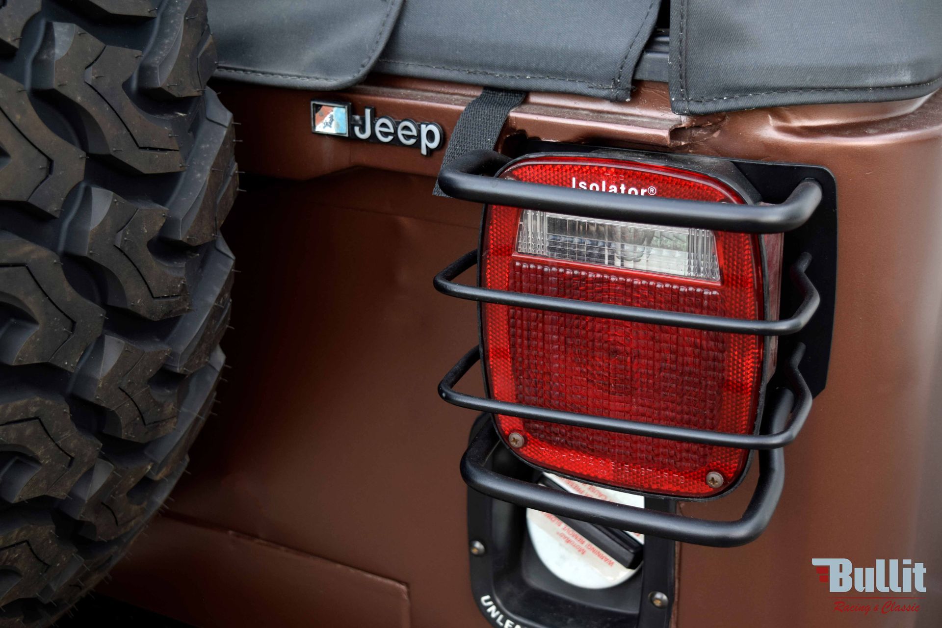 FEU ARRIERE JEEP CJ5 RENEGADE MARRON DE 1981