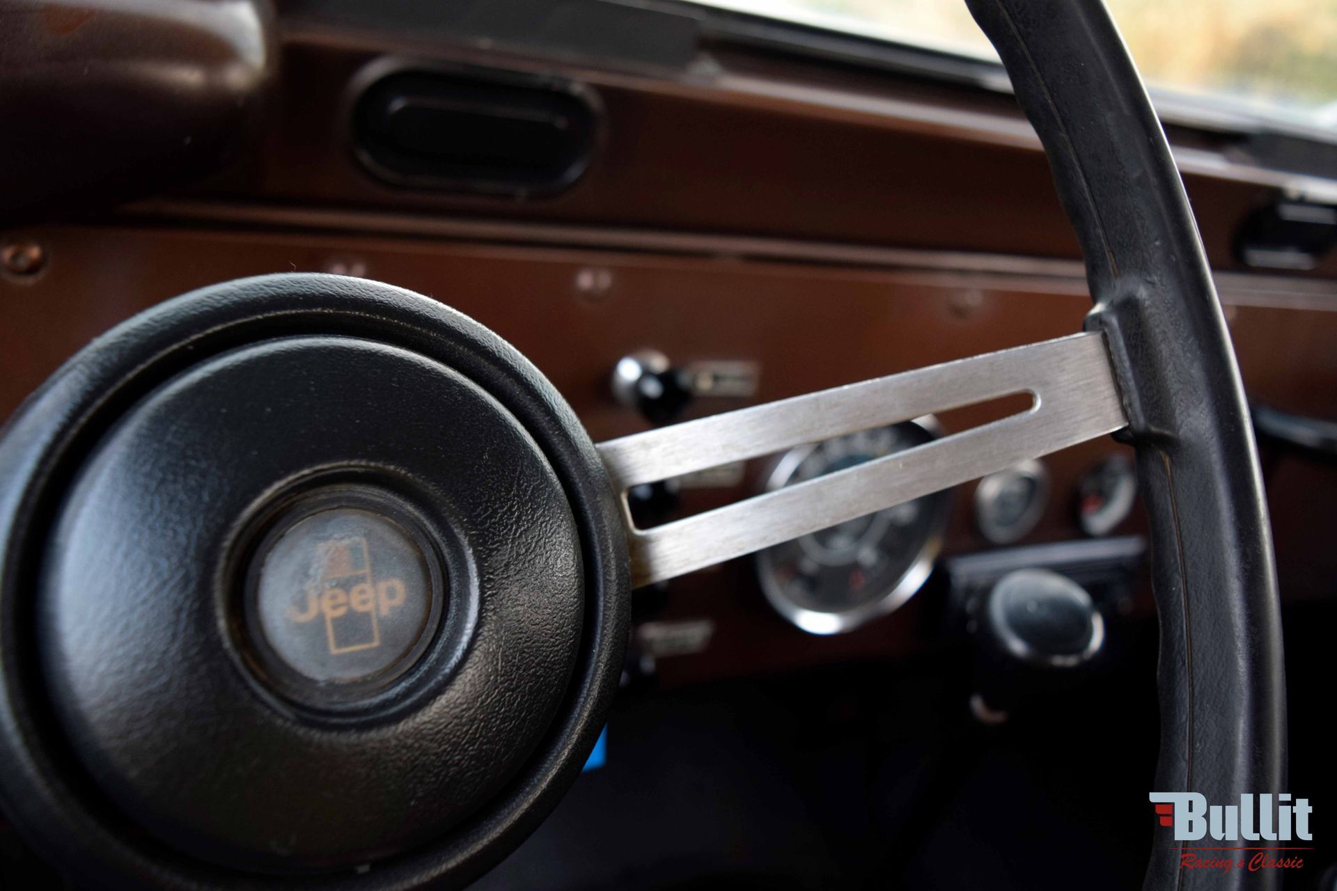 VOLANT JEEP CJ5 RENEGADE MARRON DE 1981