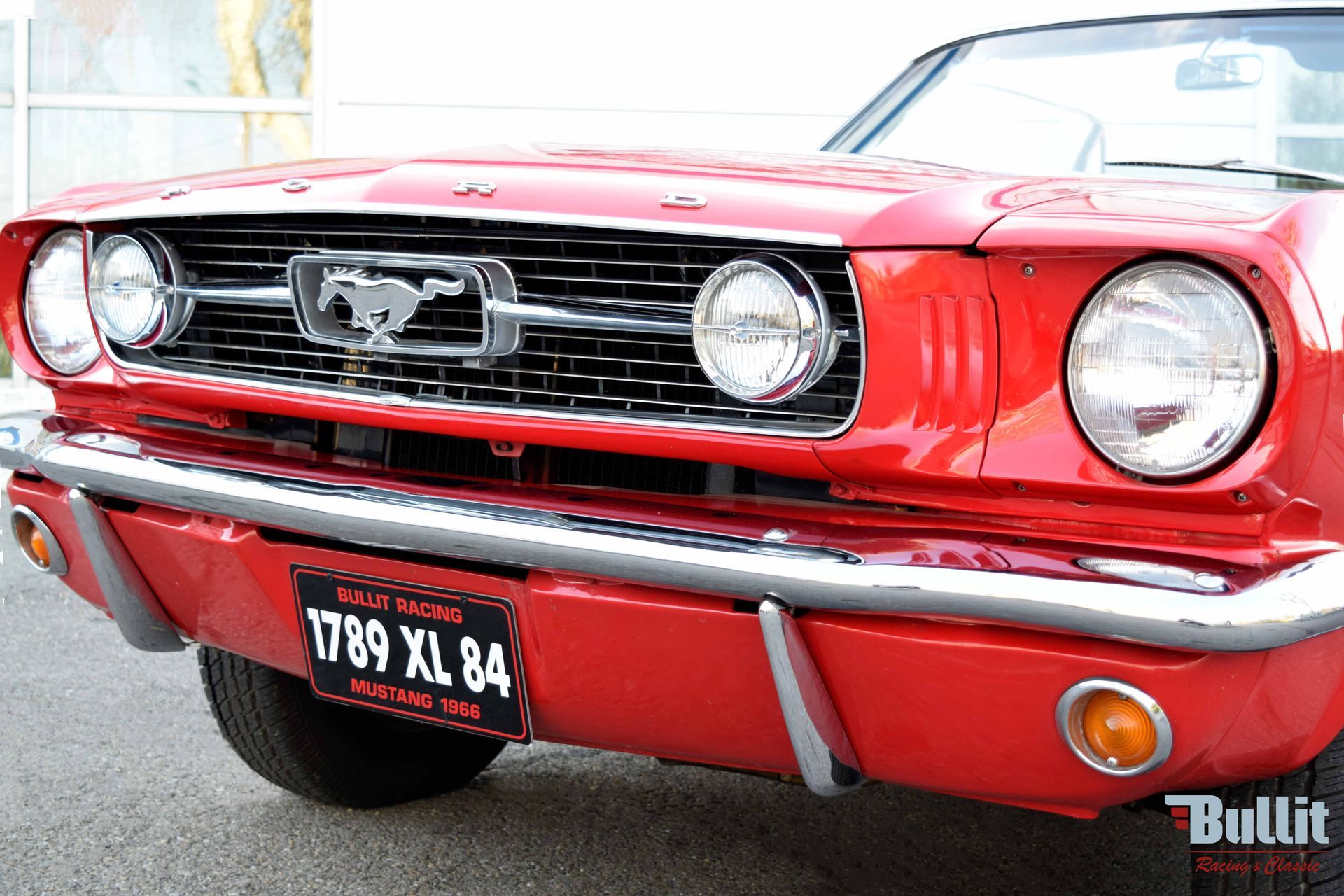 CALANDRE FORD MUSTANG CABRIOLET ROUGE DE 1966