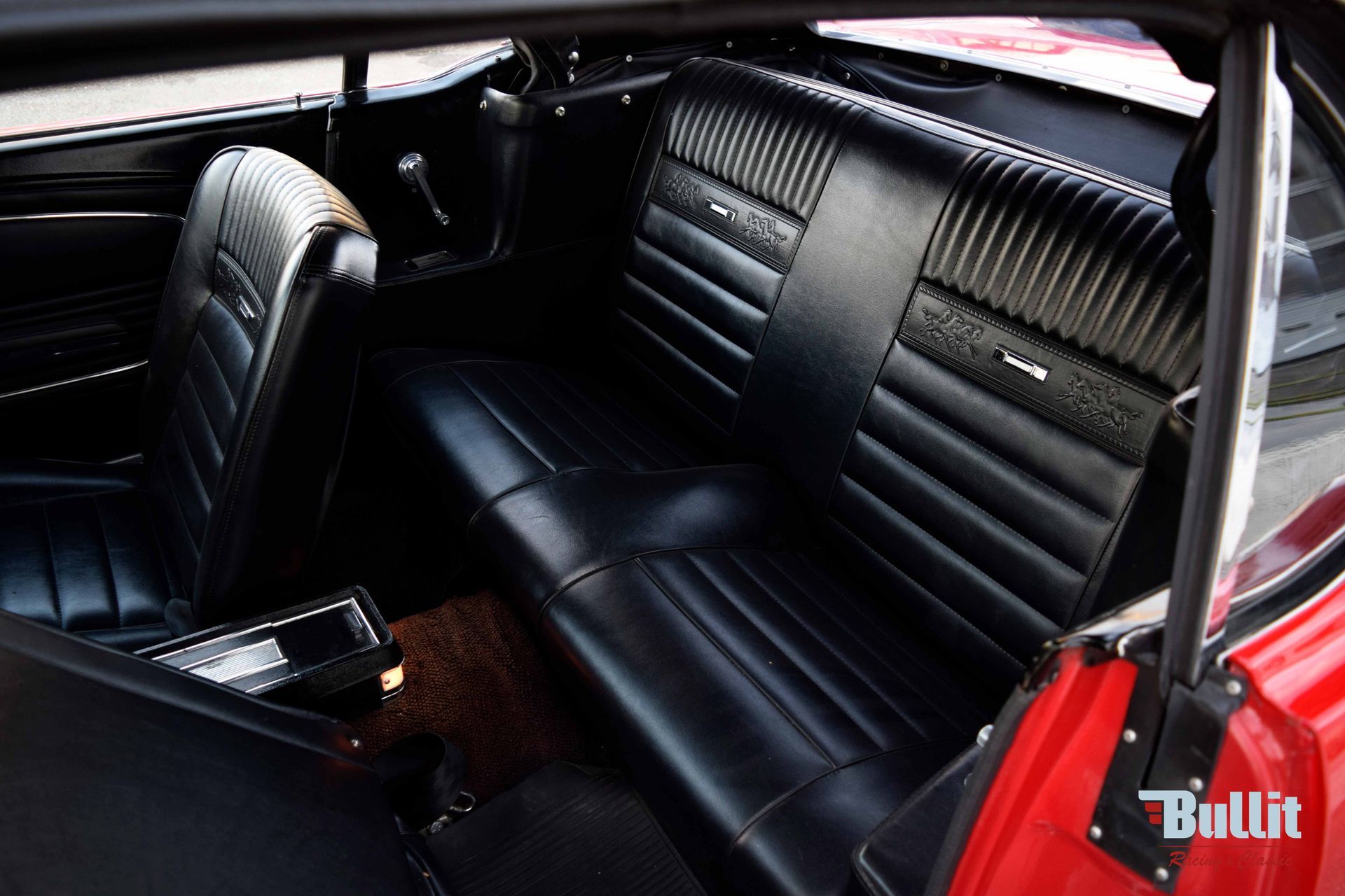 SIEGES ARRIERE FORD MUSTANG CABRIOLET ROUGE DE 1966