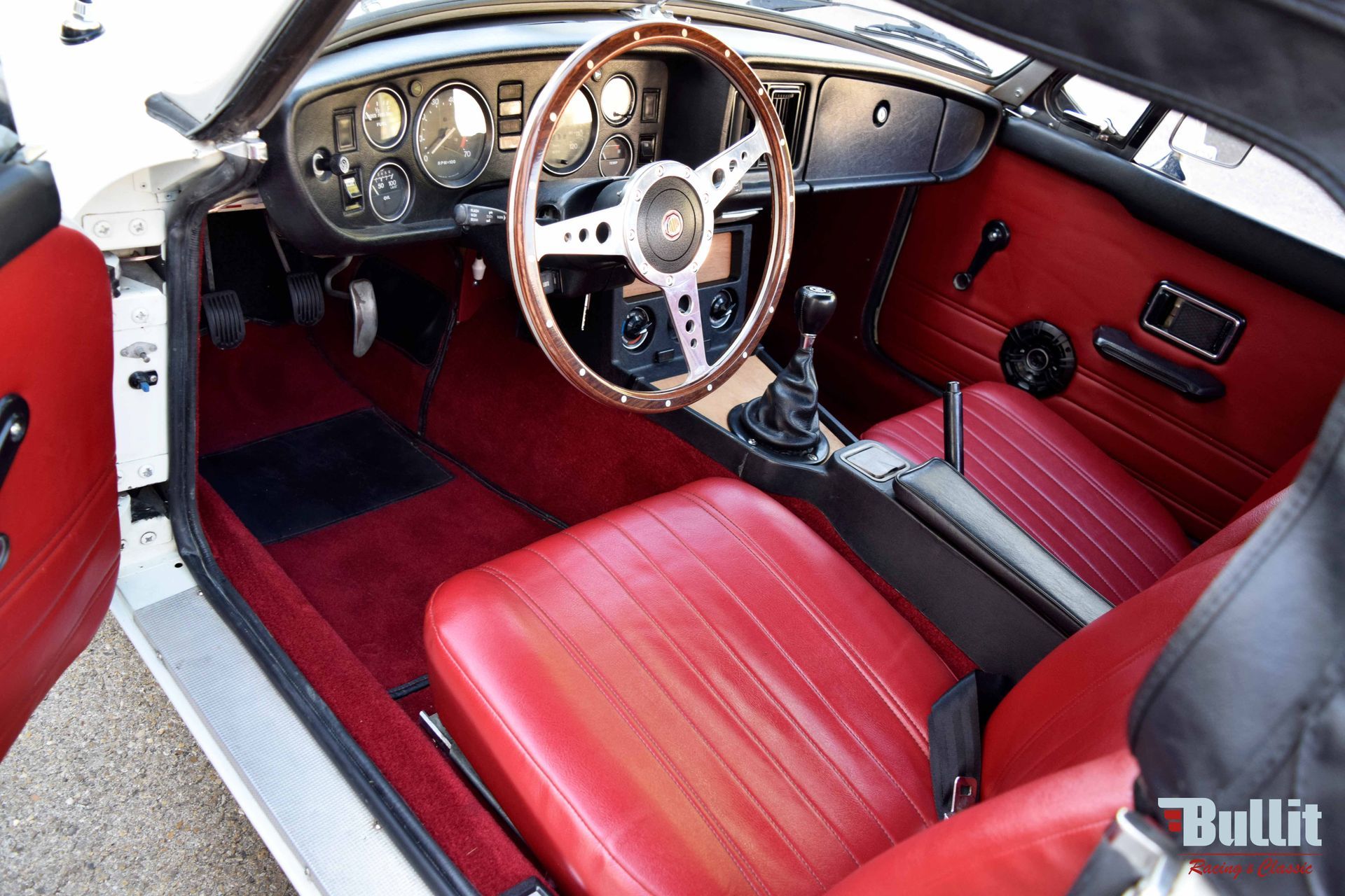 MGB roadster blanc 1978 A VENDRE