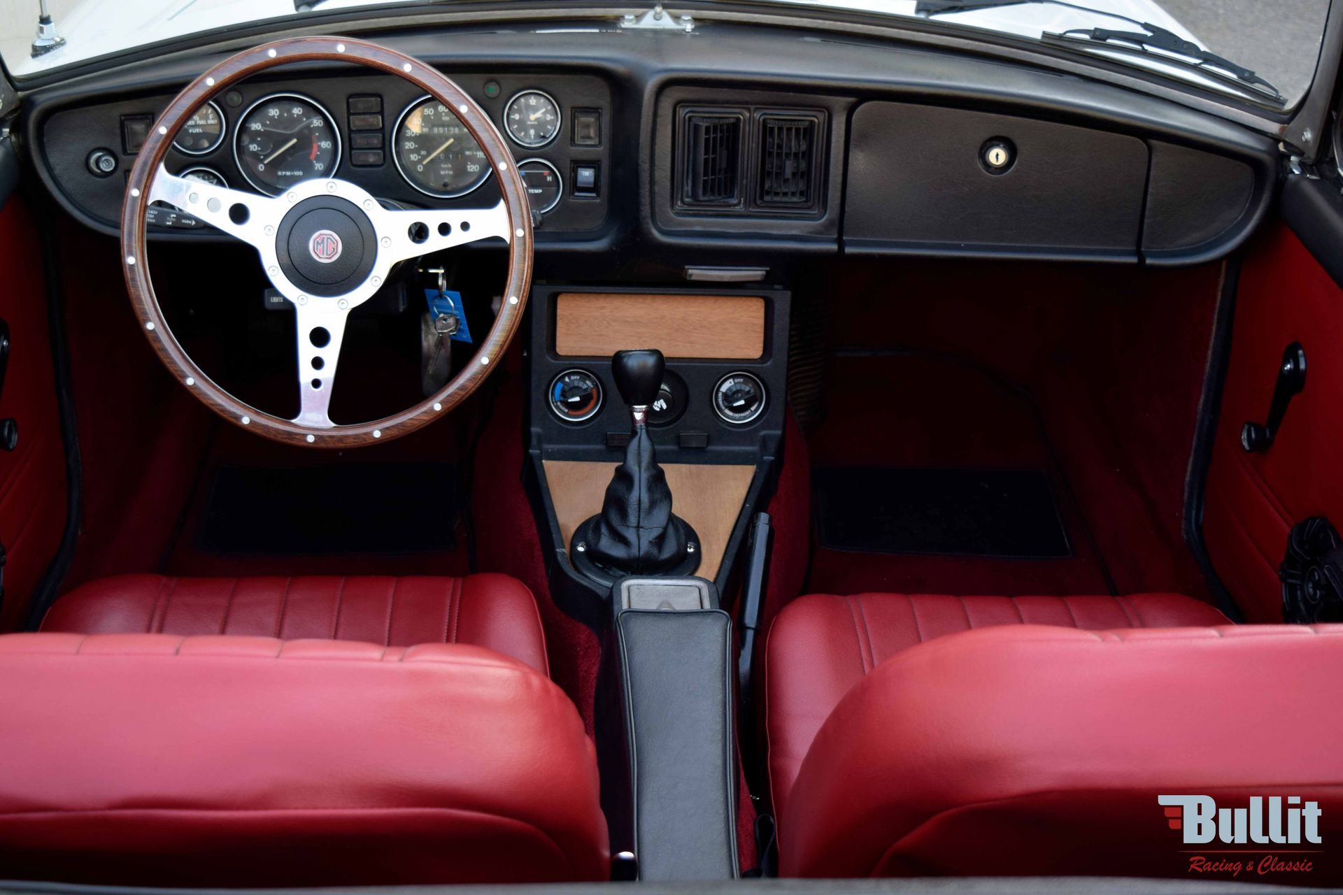 MGB roadster blanc 1978 A VENDRE