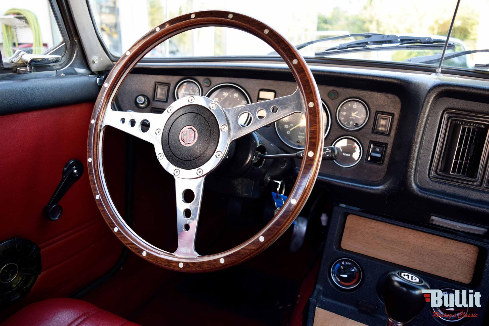 MGB roadster blanc 1978 A VENDRE